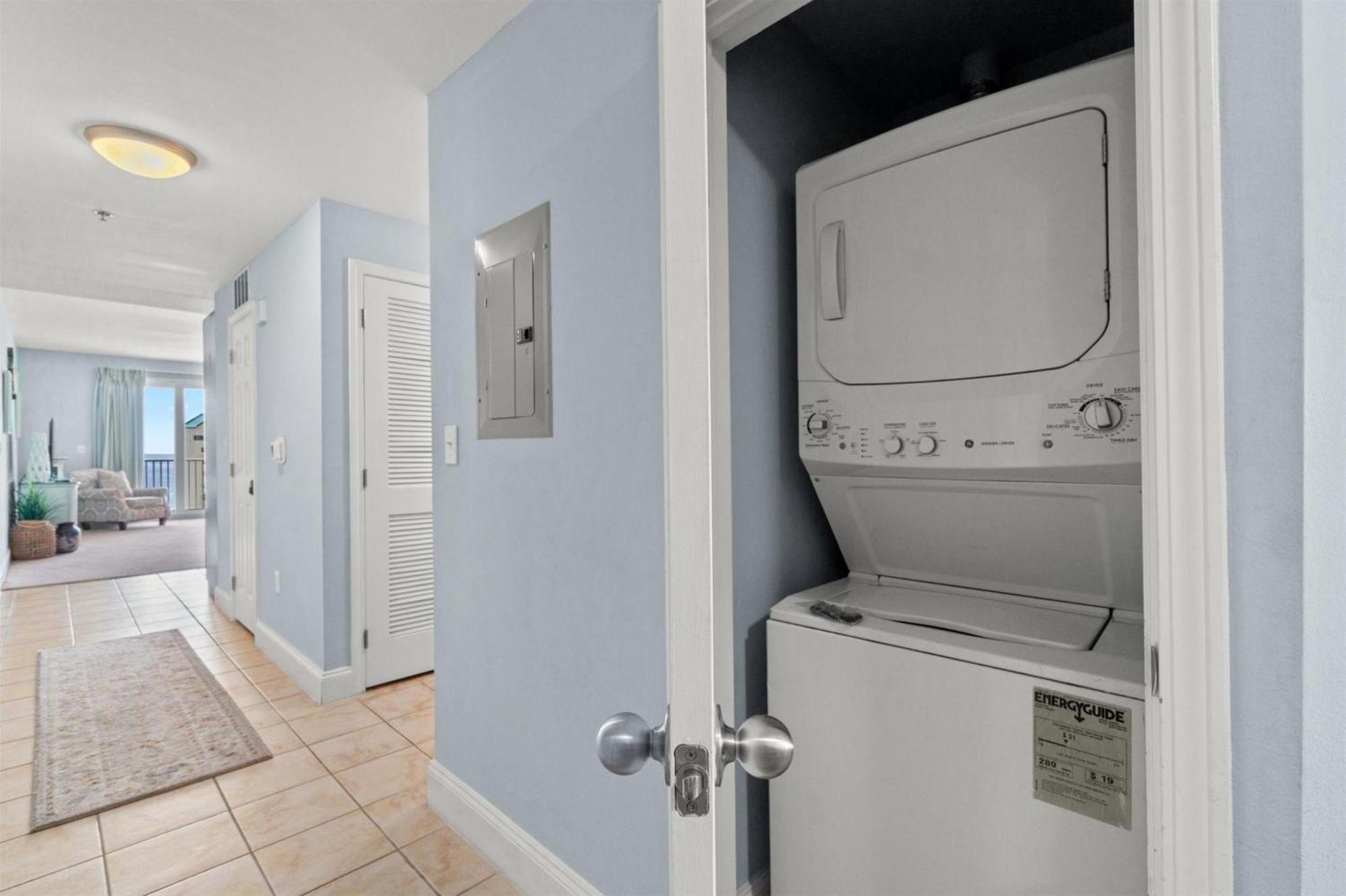 Apartment Laketown Wharf 802 *
