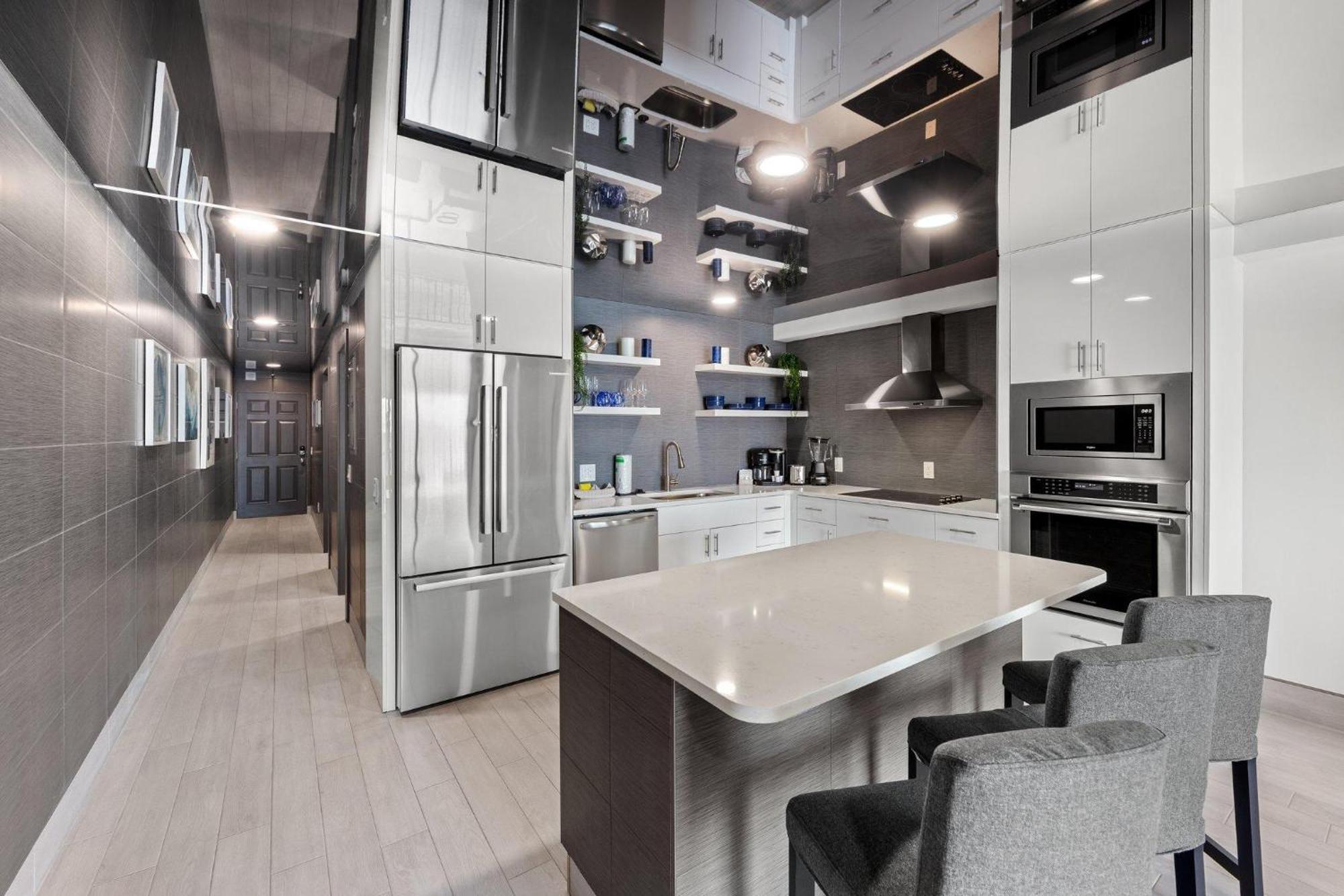 The Summit 1205 Apartment *