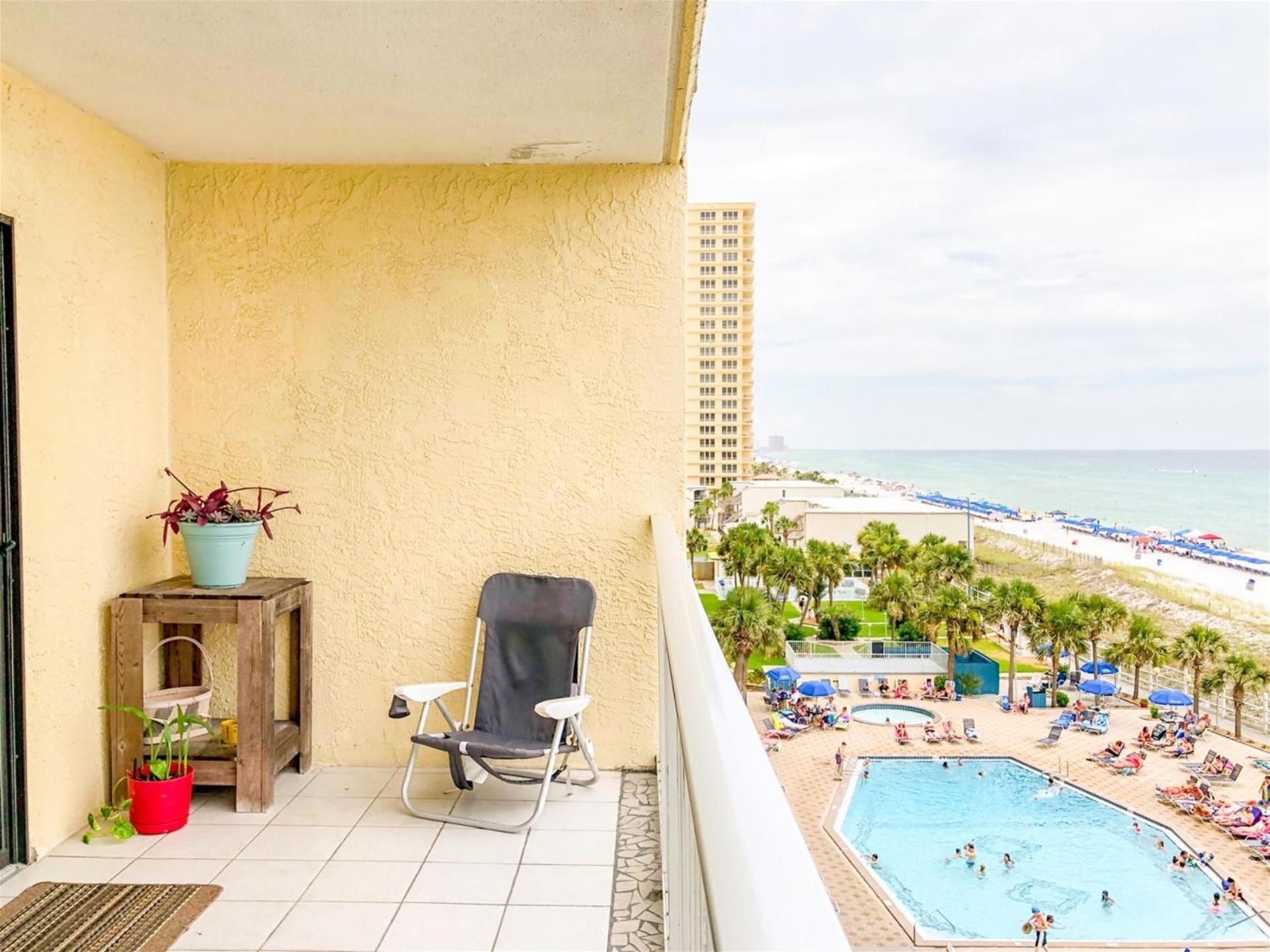 The Summit 611 Apartment