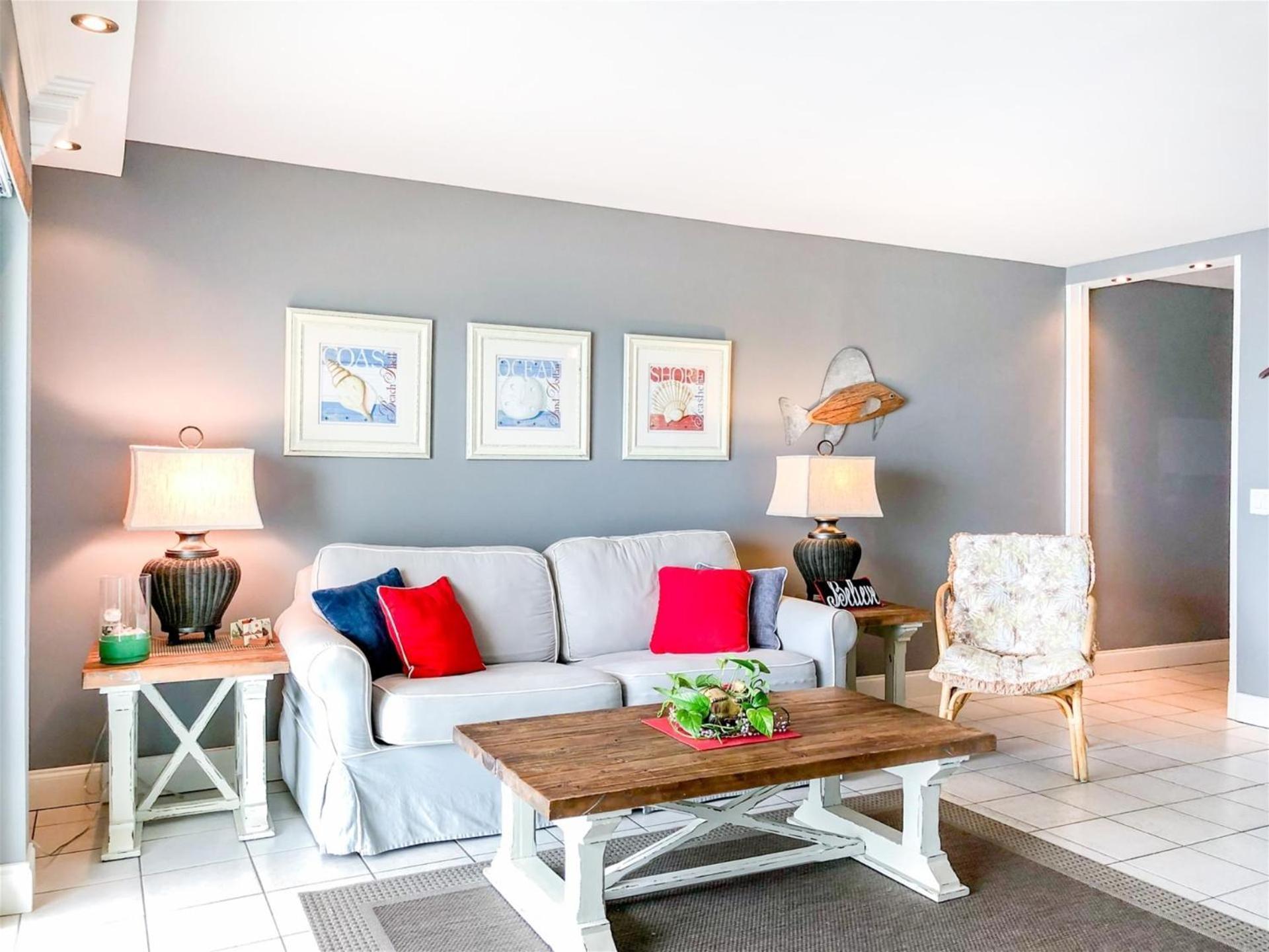 The Summit 611 Apartment *