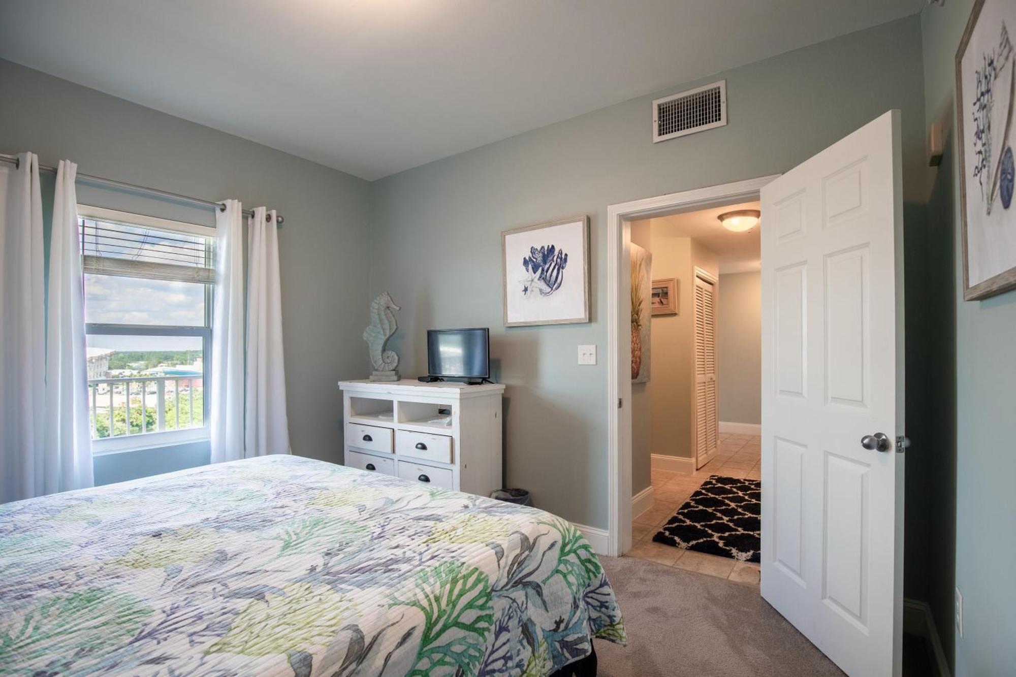 Apartment Laketown Wharf - 810 *