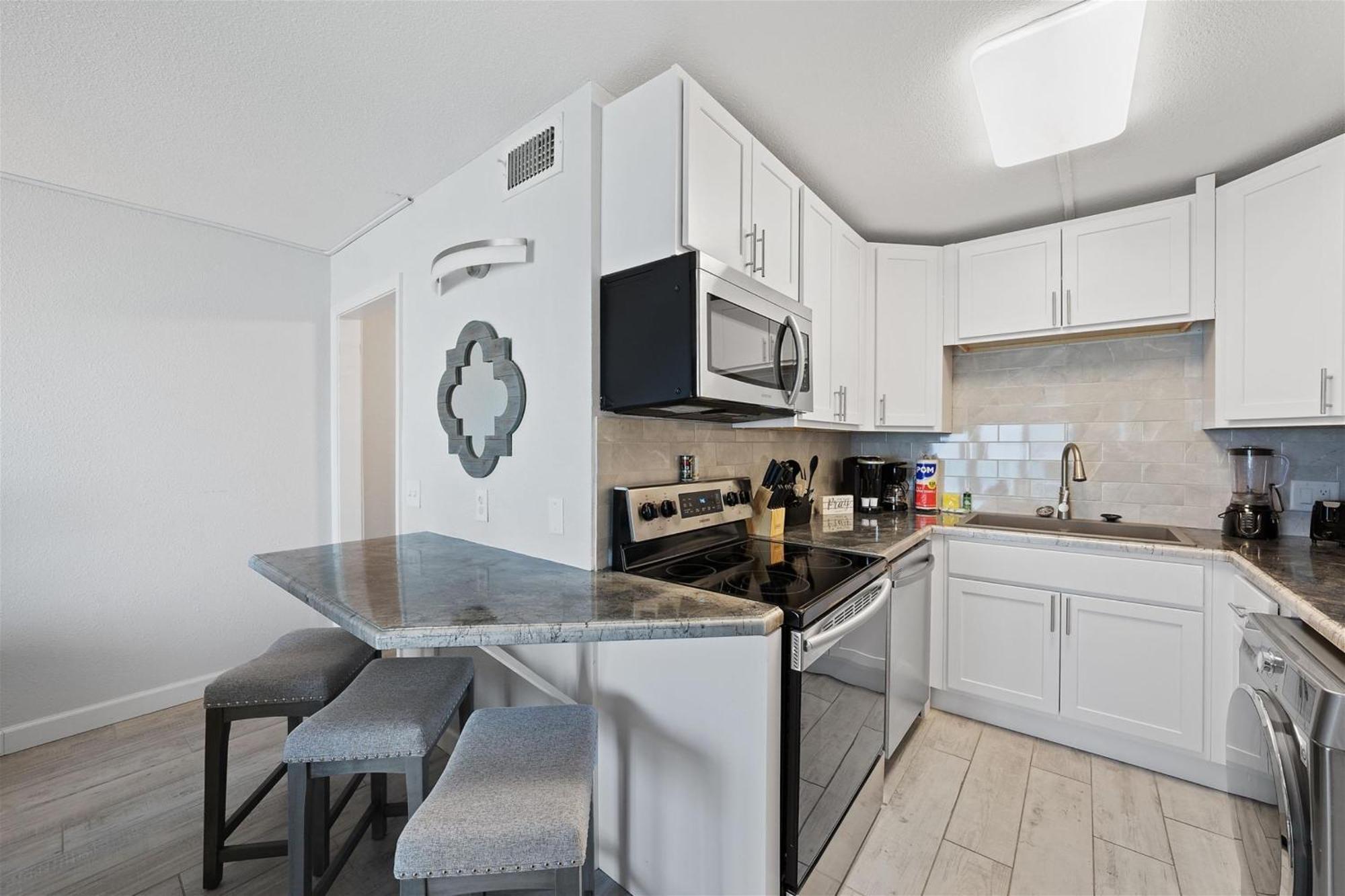 The Summit 615 Apartment