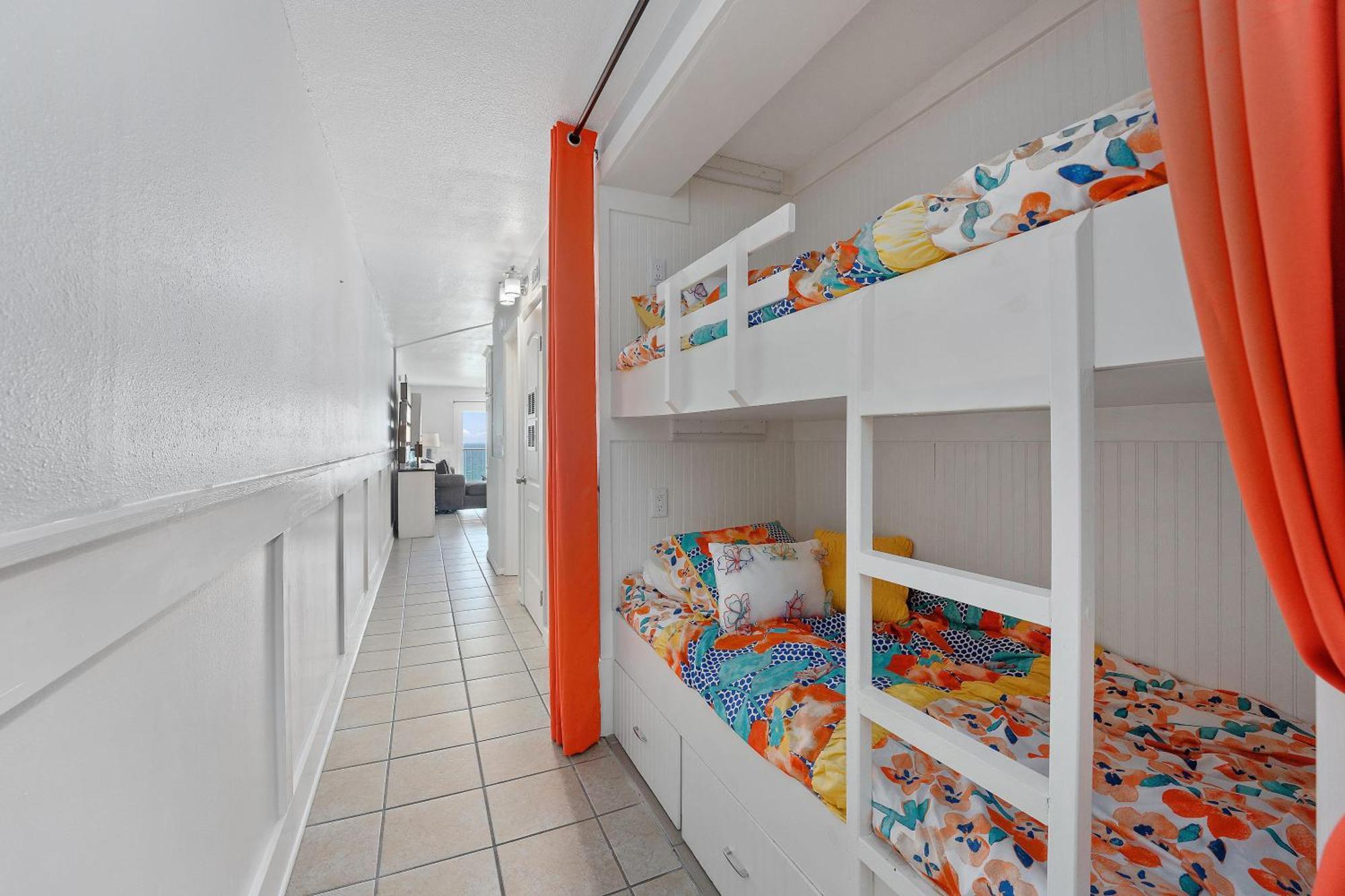 The Summit 624 Apartment *