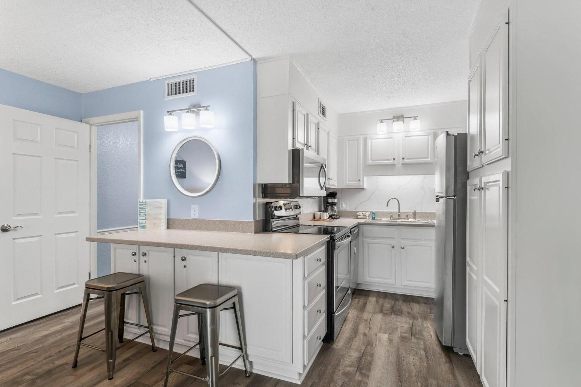 The Summit 1031 Apartment *