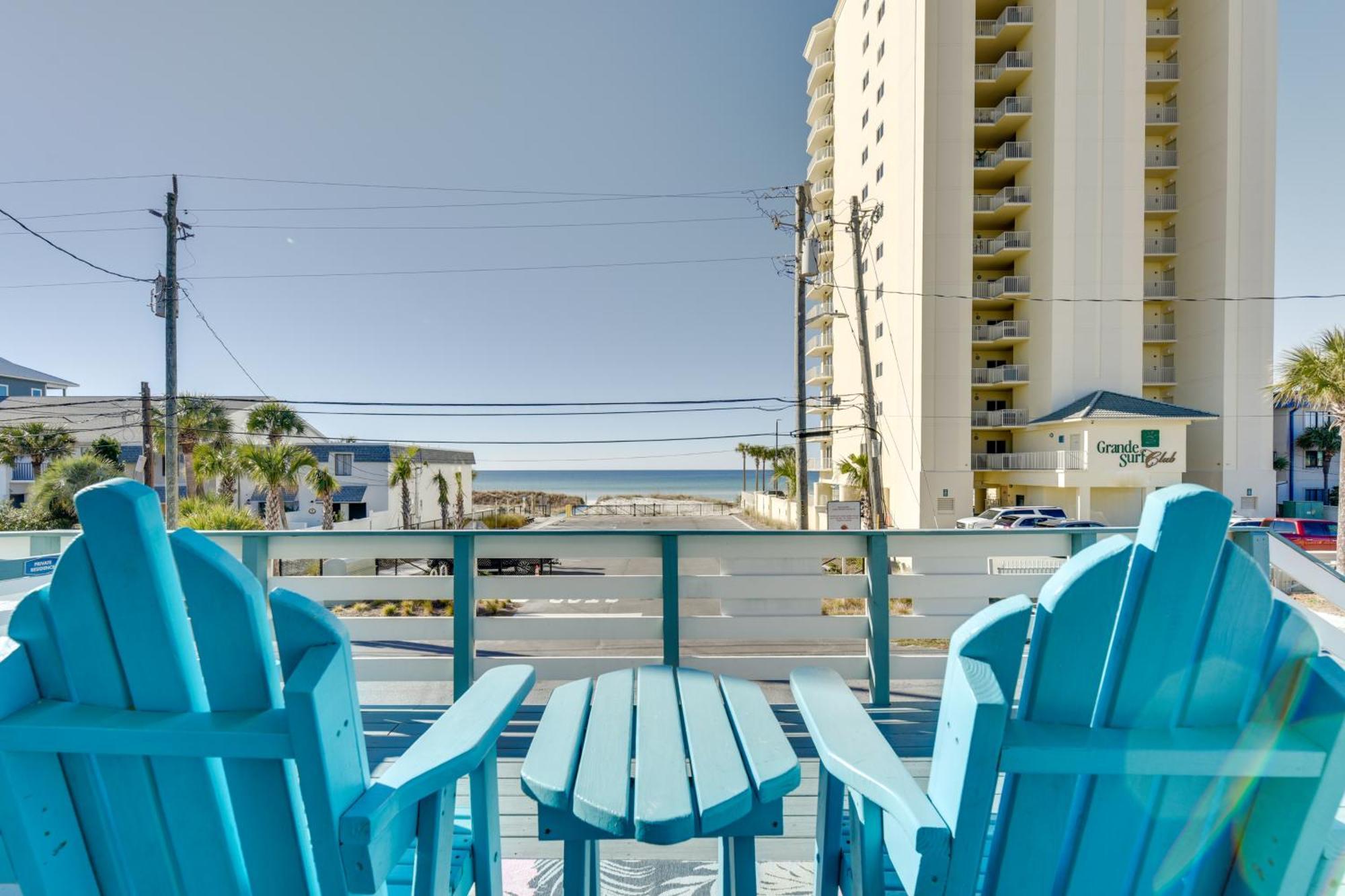 Pcb With Balcony And Gulf Views Walk To Apartment *