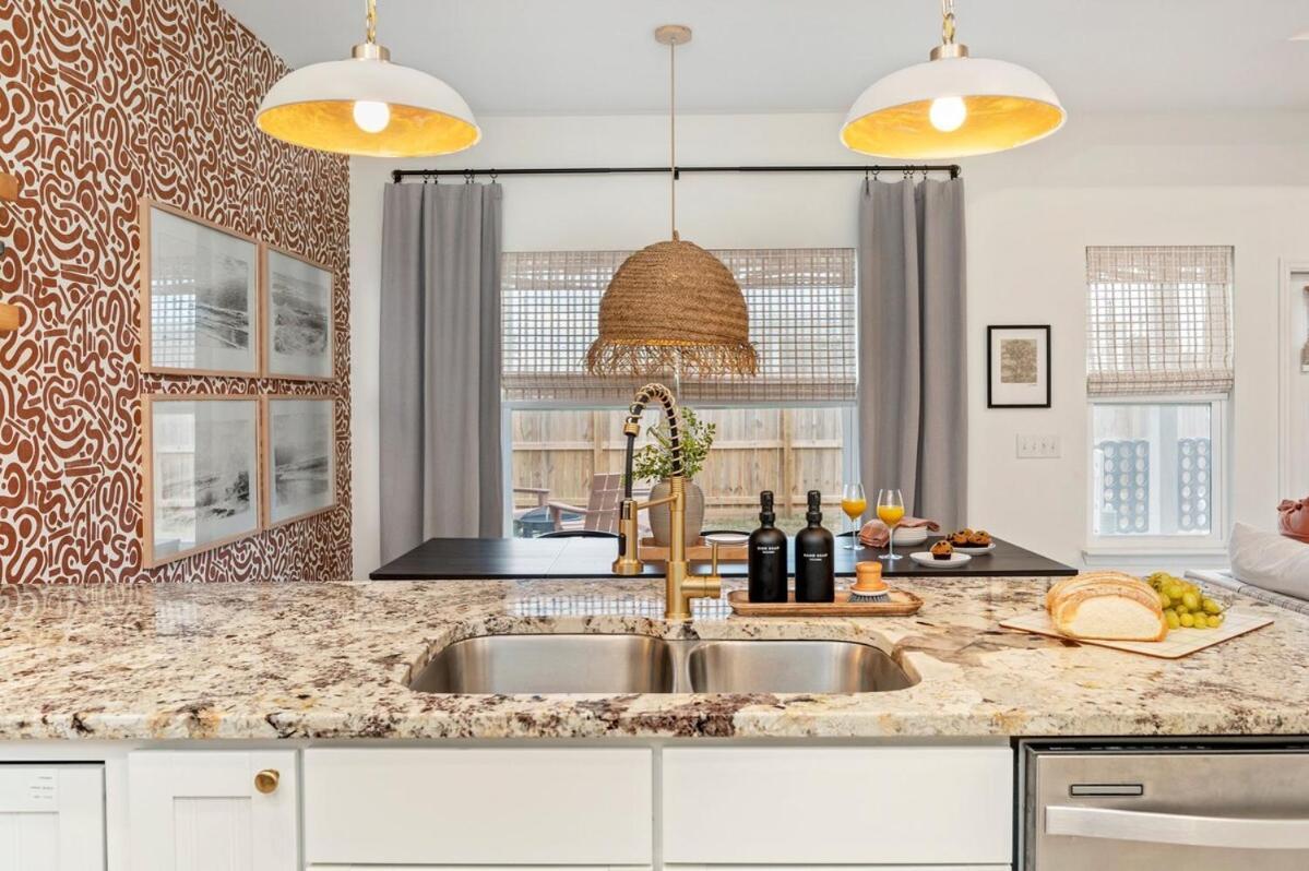 Toasted Coconut: Walk To Beach/hottub/kid Friendly Holiday home *