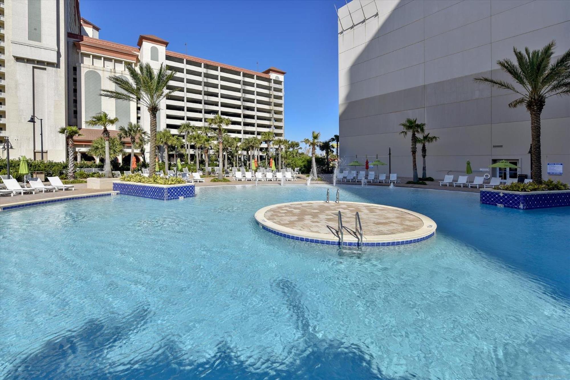 Laketown Wharf 1003, Gulf View, Sleeps 6, Free Fun! Updated! Apartment