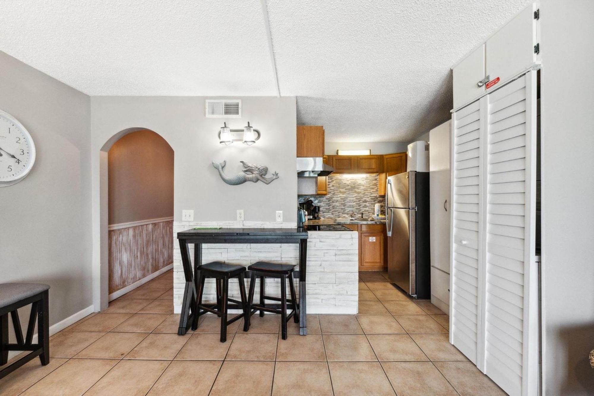 The Summit 817 Apartment *