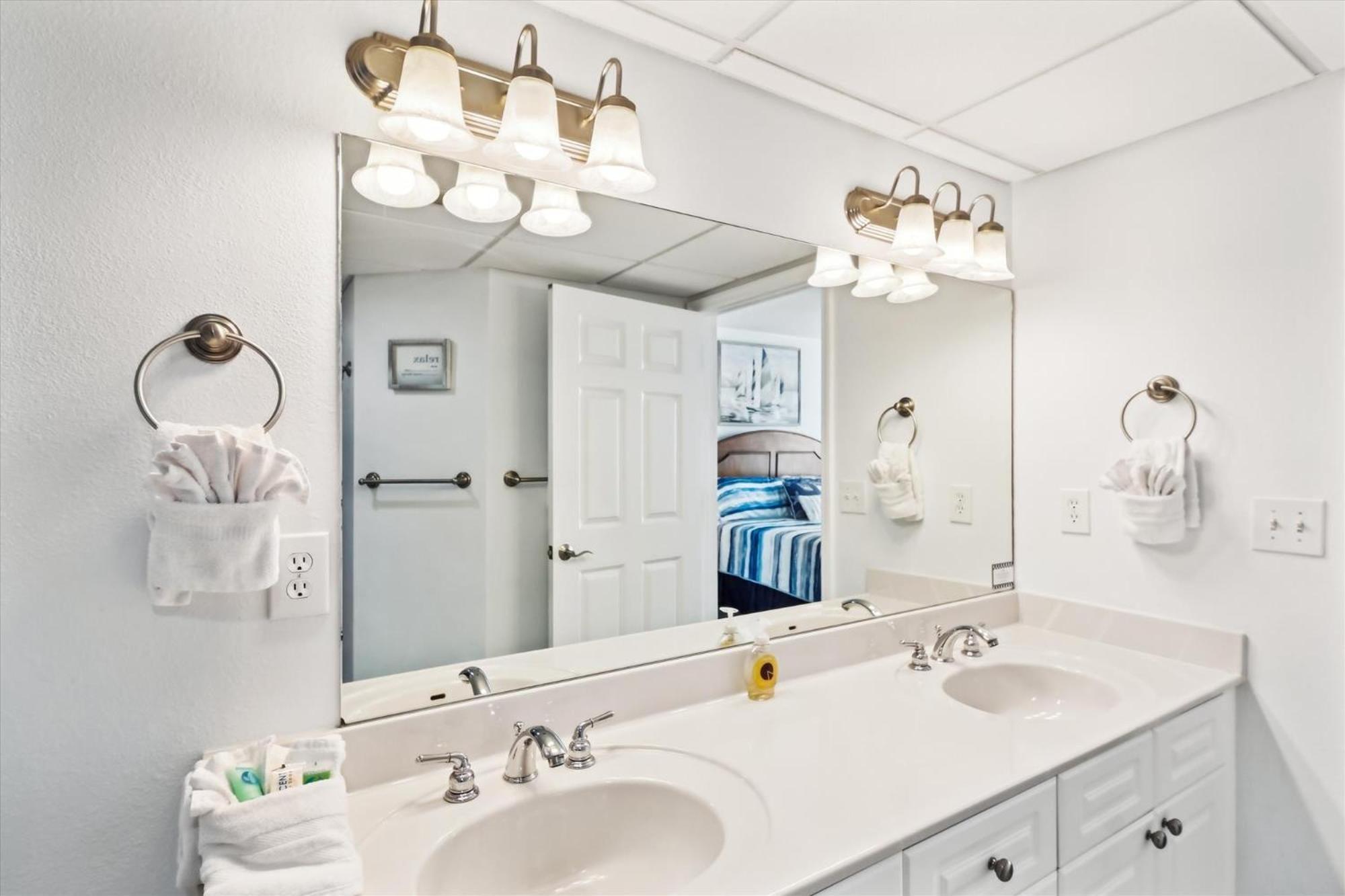 Emerald 1830 - 2 Bedroom 2 Bathbunks Sleeps 8