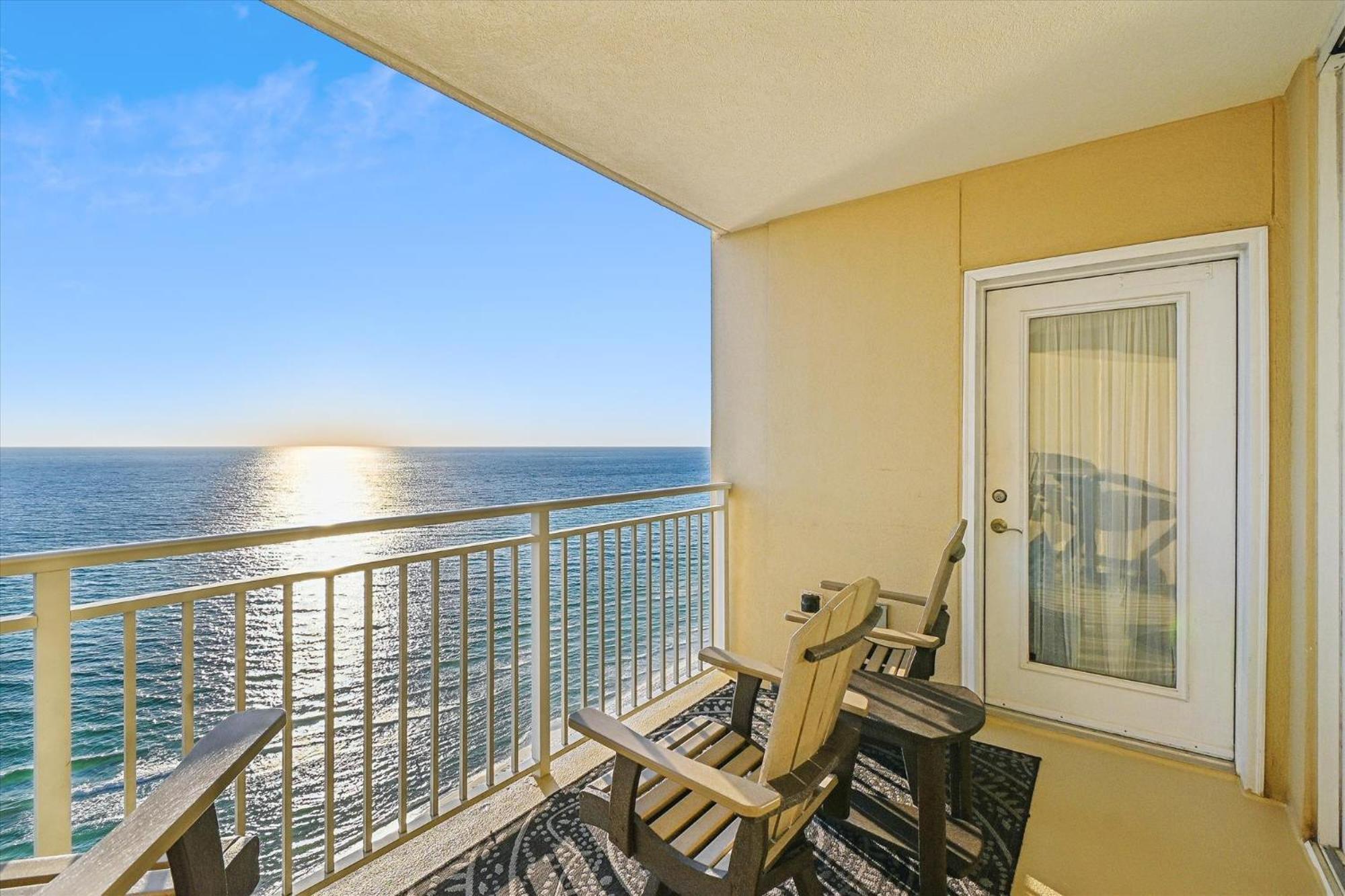 Emerald 1830 - 2 Bedroom 2 Bathbunks Sleeps 8 Apartment