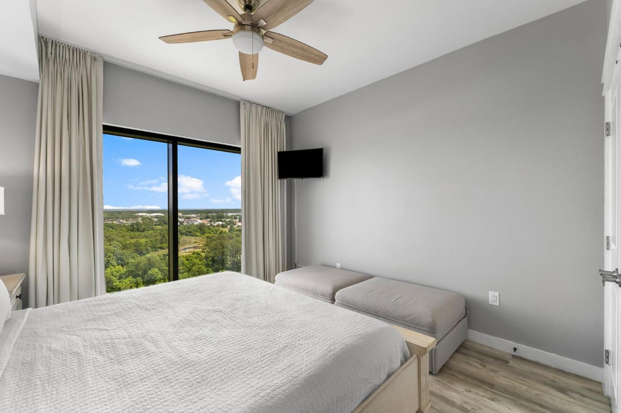 Origin 1217 - 1 Bedroom - Partial Gulf View *