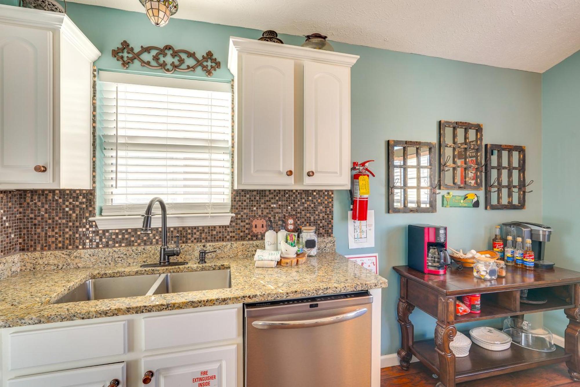 1 Mi To Gulf With Patio And Pool Access In Pcb! Holiday home *