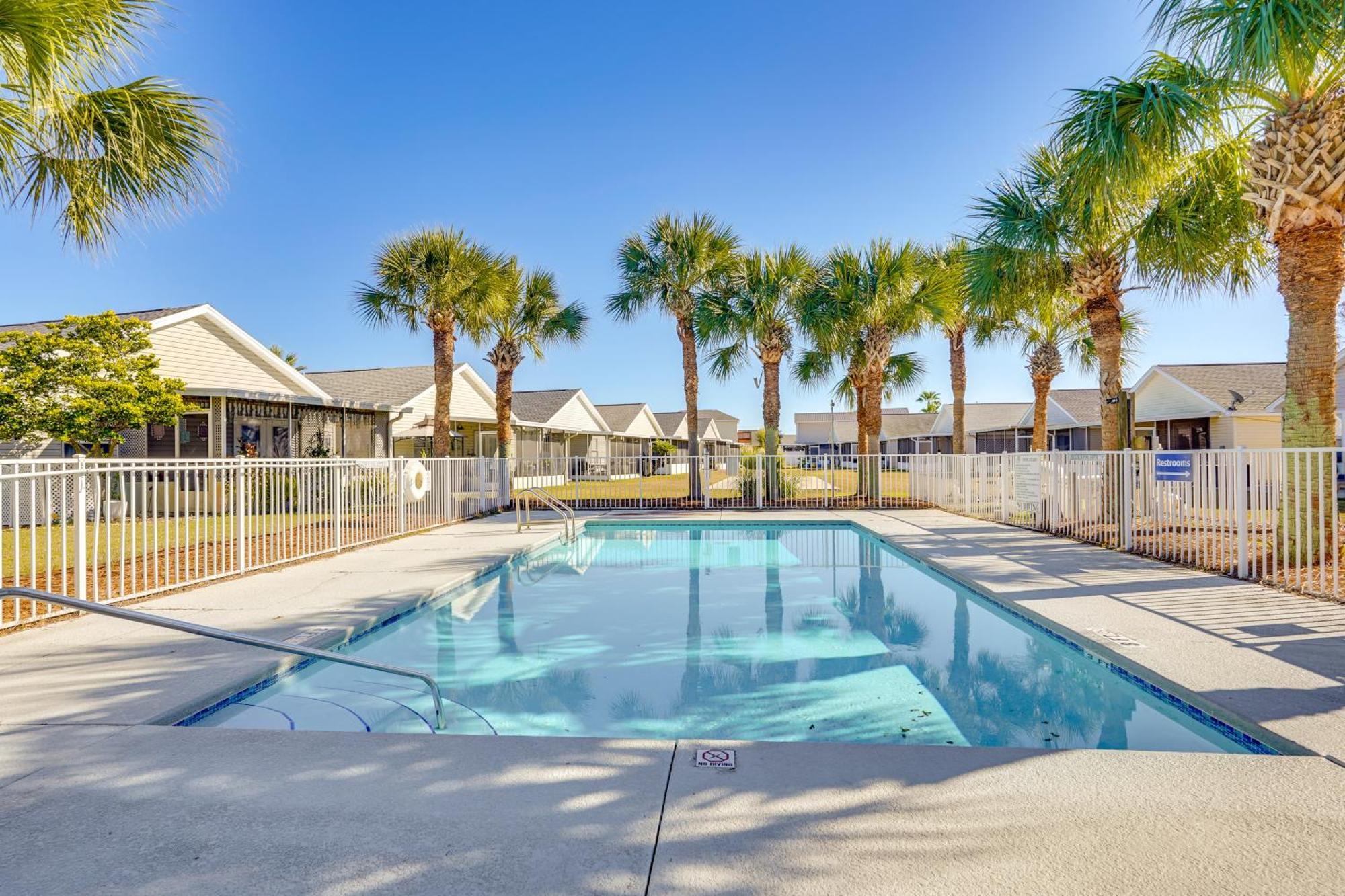 1 Mi To Gulf With Patio And Pool Access In Pcb! *