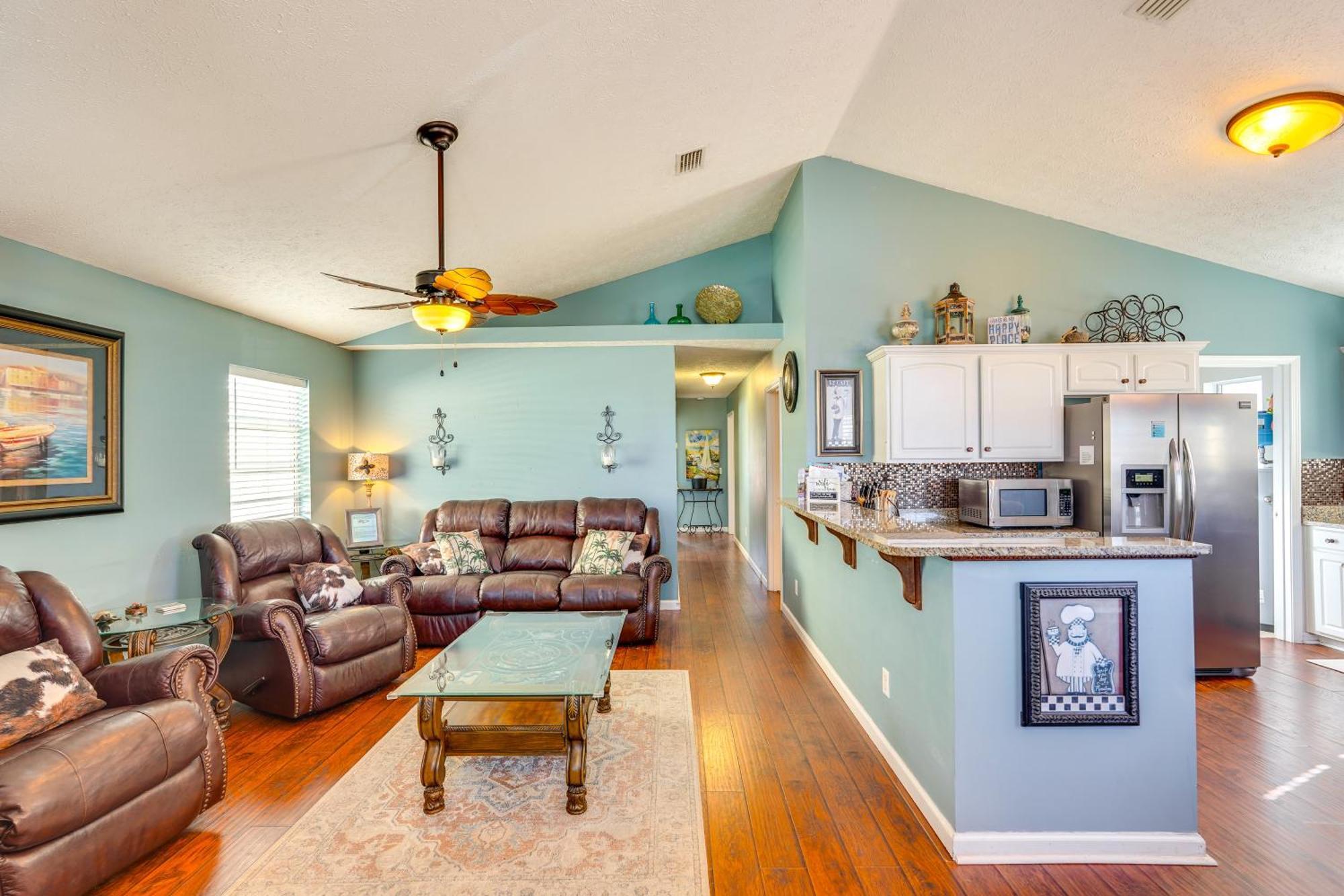 1 Mi To Gulf With Patio And Pool Access In Pcb! Holiday home Panama City Beach