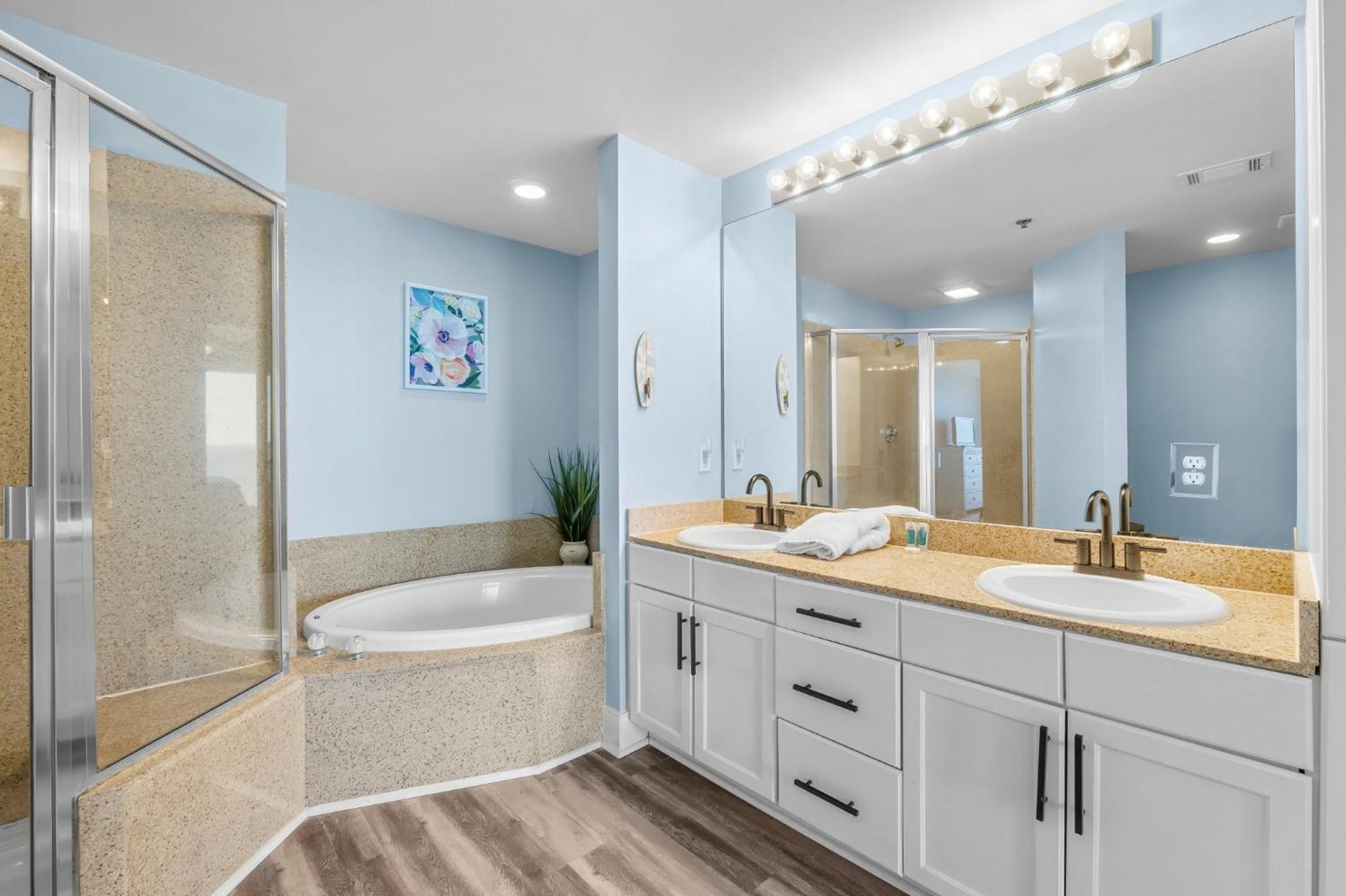Apartment Ocean & Views! Spacious 3-br For 8! By Dolce Getaways Pcb *