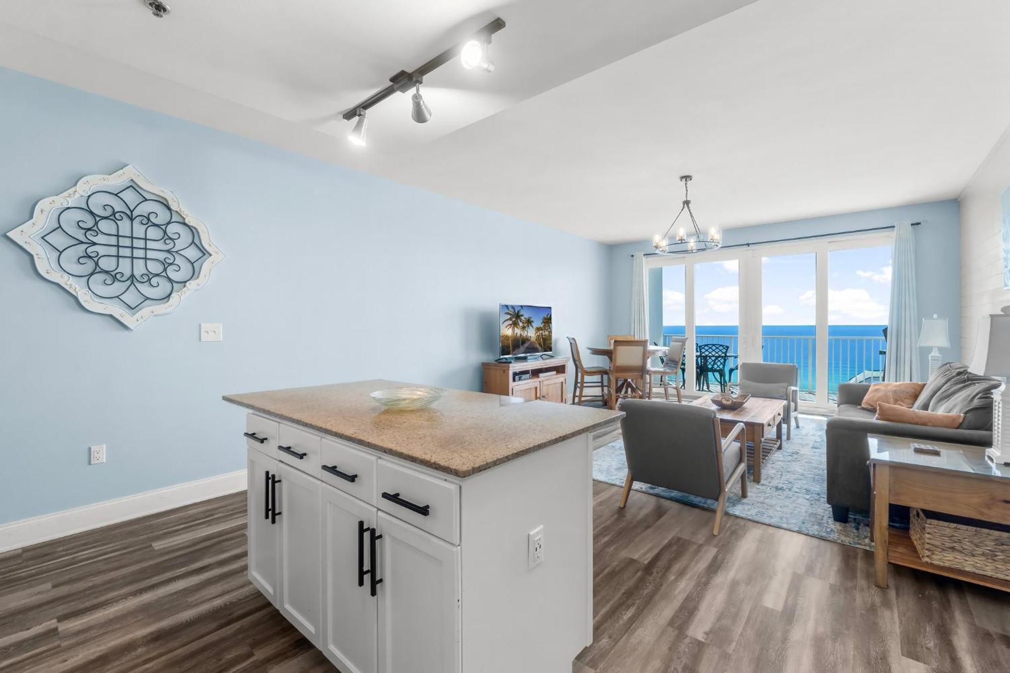Ocean & Views! Spacious 3-br For 8! By Dolce Getaways Pcb Apartment