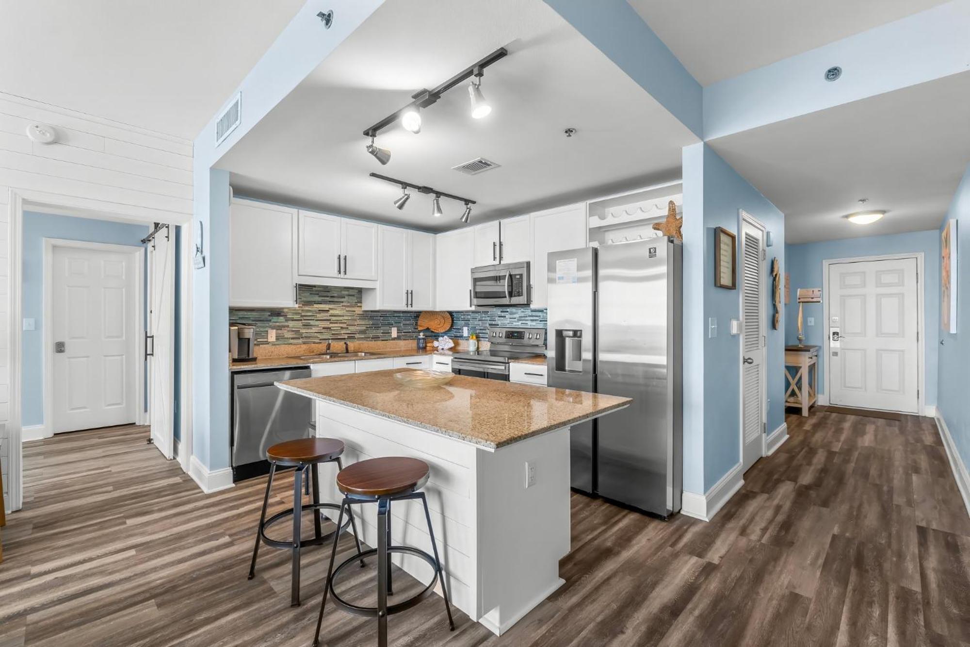 Apartment Ocean & Views! Spacious 3-br For 8! By Dolce Getaways Pcb