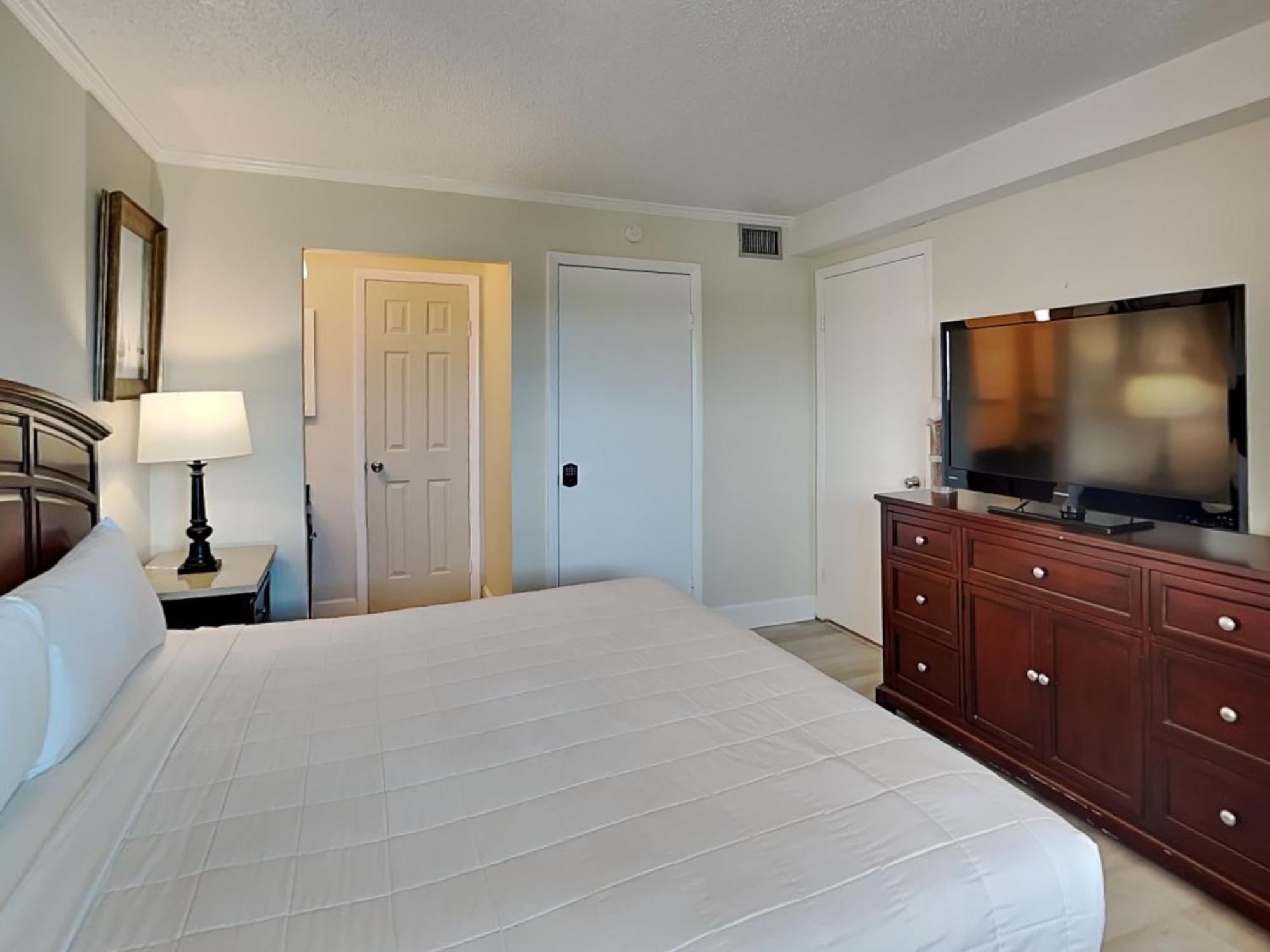 Summit 821 Apartment