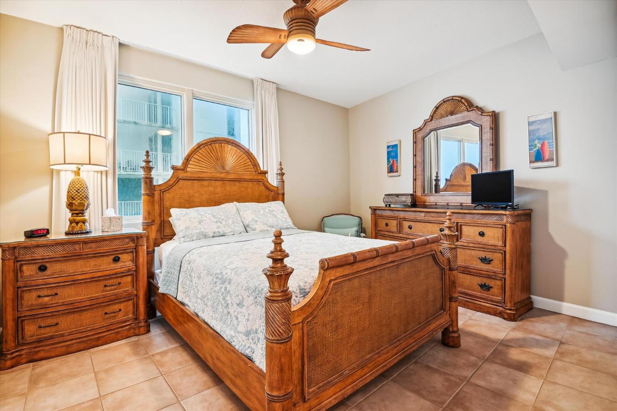 Shores Of Panama 401: Beachfront 3-bedroom With Parking Apartment