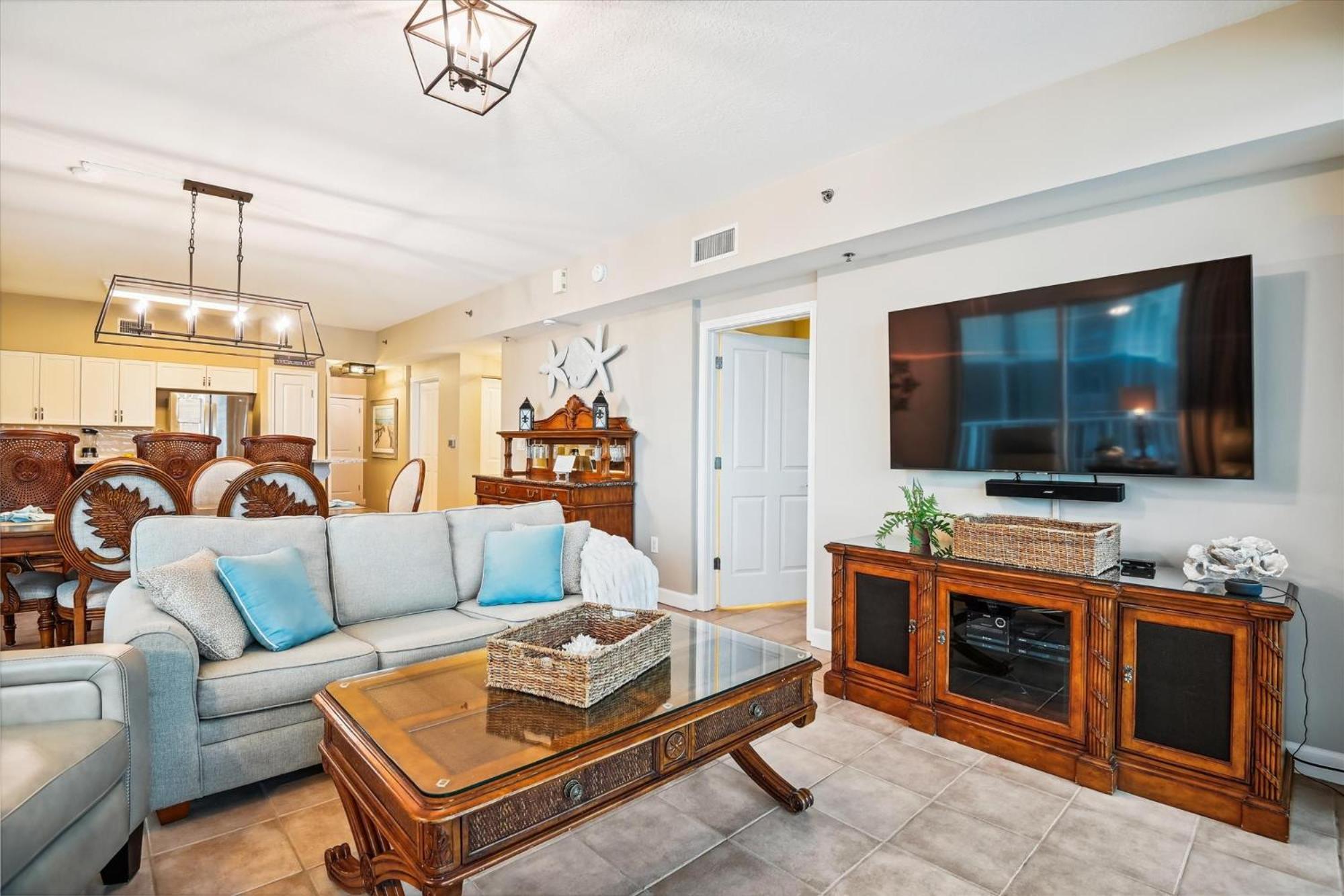 Shores Of Panama 401: Beachfront 3-bedroom With Parking Apartment *