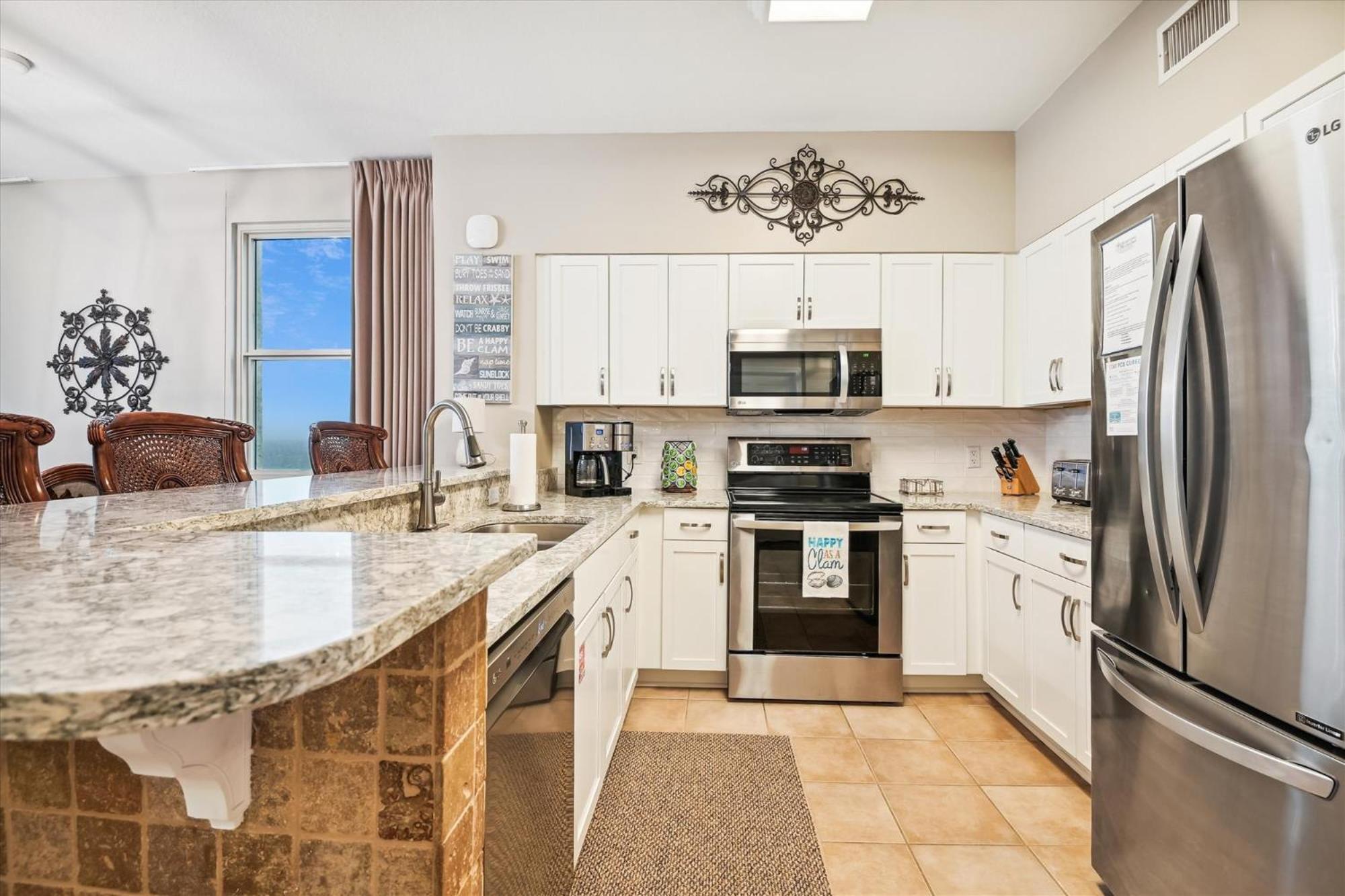 Shores Of Panama 401: Beachfront 3-bedroom With Parking Apartment Panama City Beach