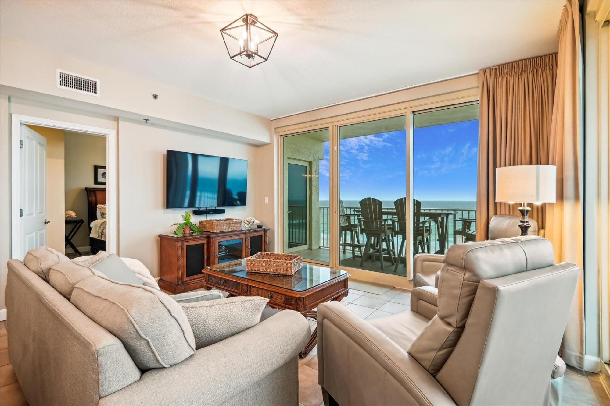 Shores Of Panama 401: Beachfront 3-bedroom With Parking *