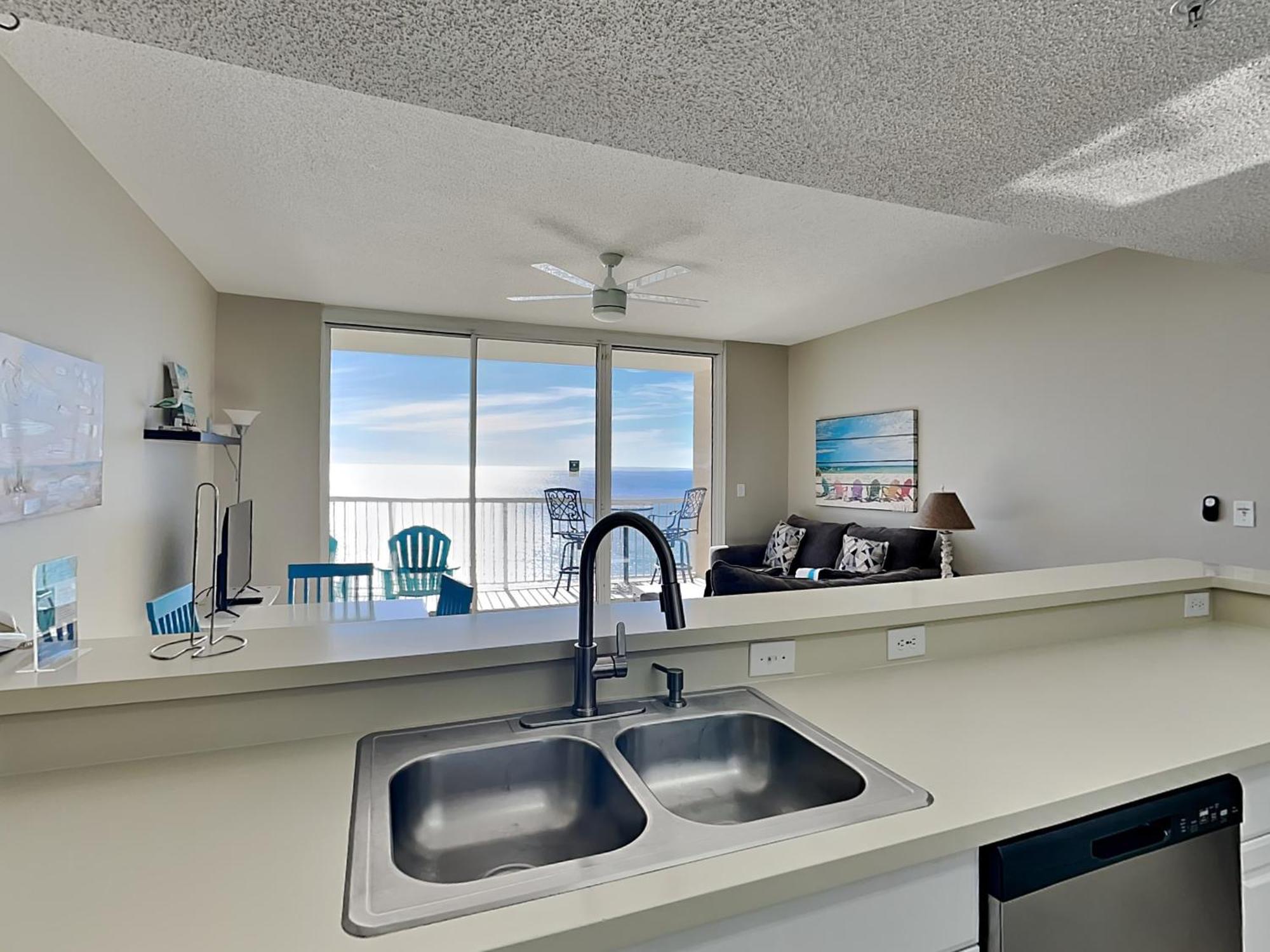 Majestic Towers I 1410 Apartment