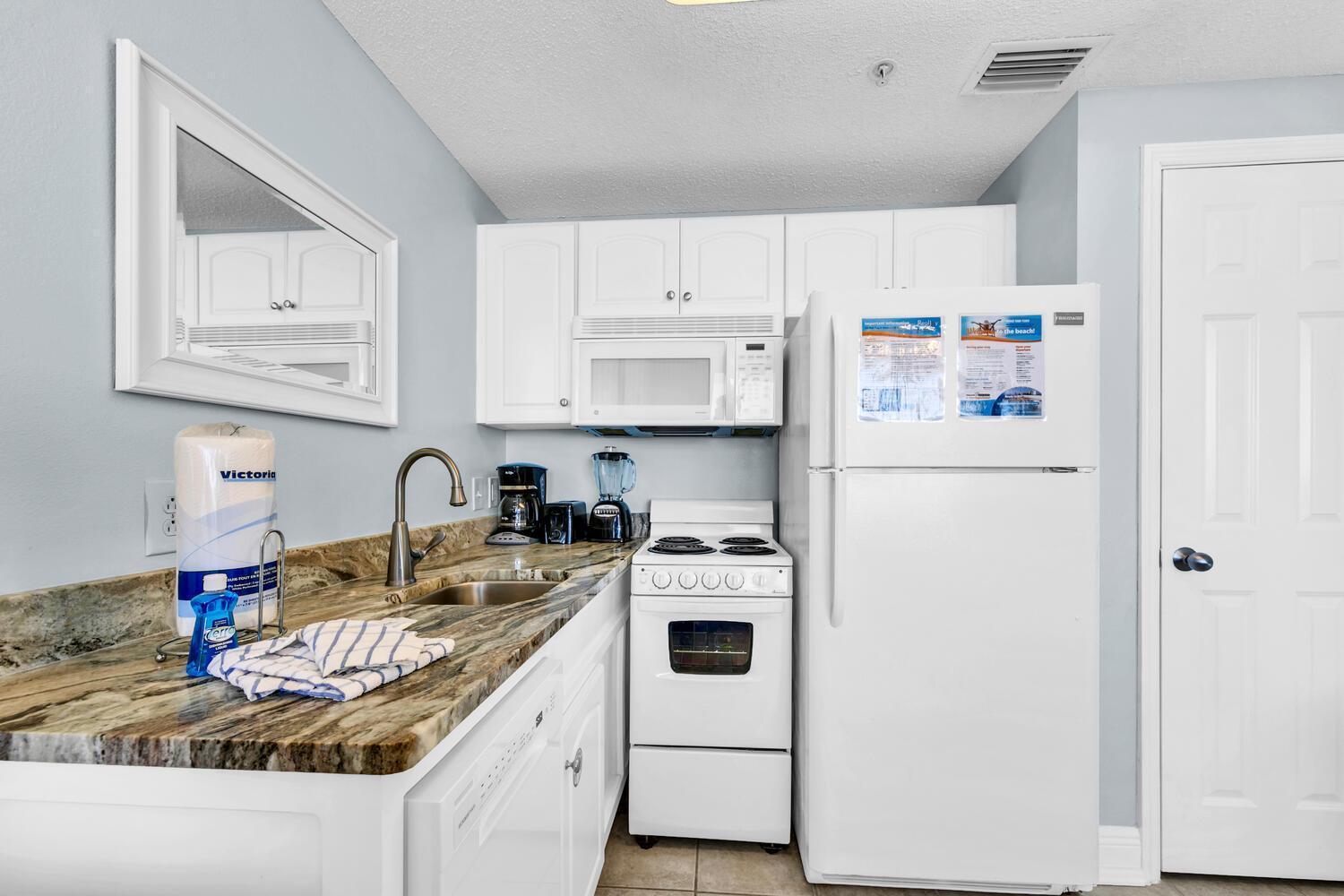 Majestic Towers 1-1412 Apartment *