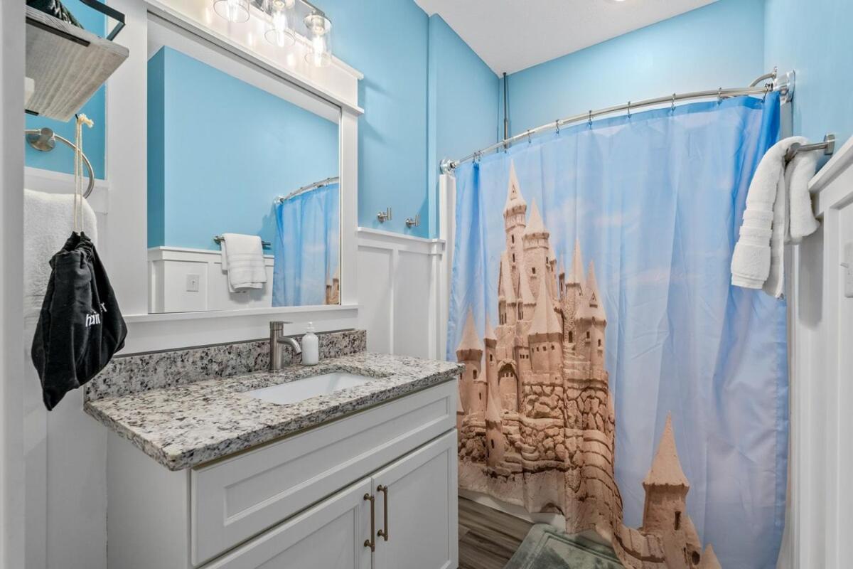 Sandcastle House Hot Tub, Od Kitchen & Game Room! * Panama City Beach