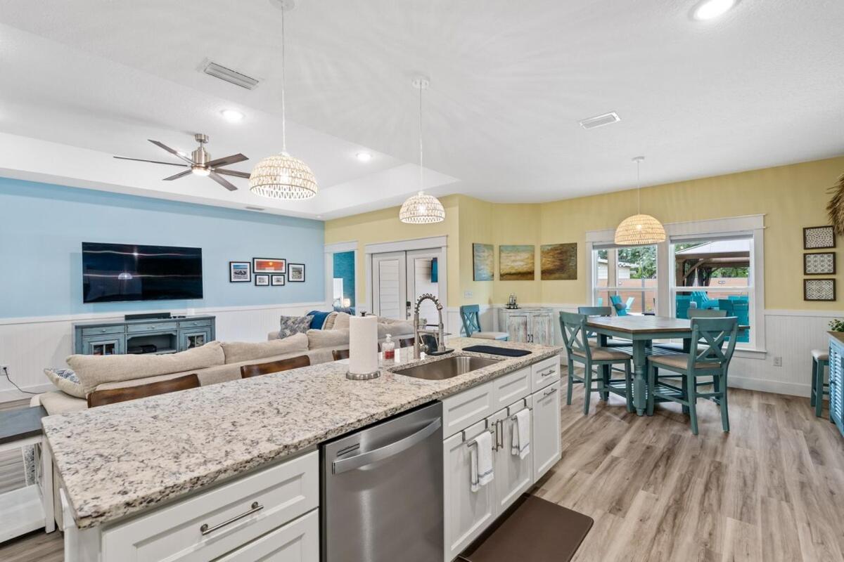 Sandcastle House Hot Tub, Od Kitchen & Game Room! Panama City Beach