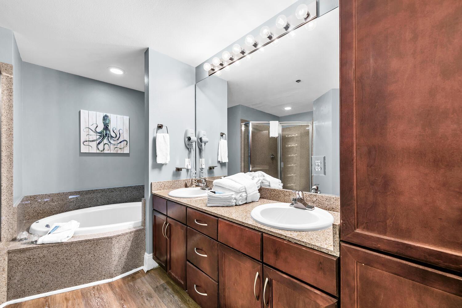 Laketown Wharf 1608 By Emerald Coast Retreats *