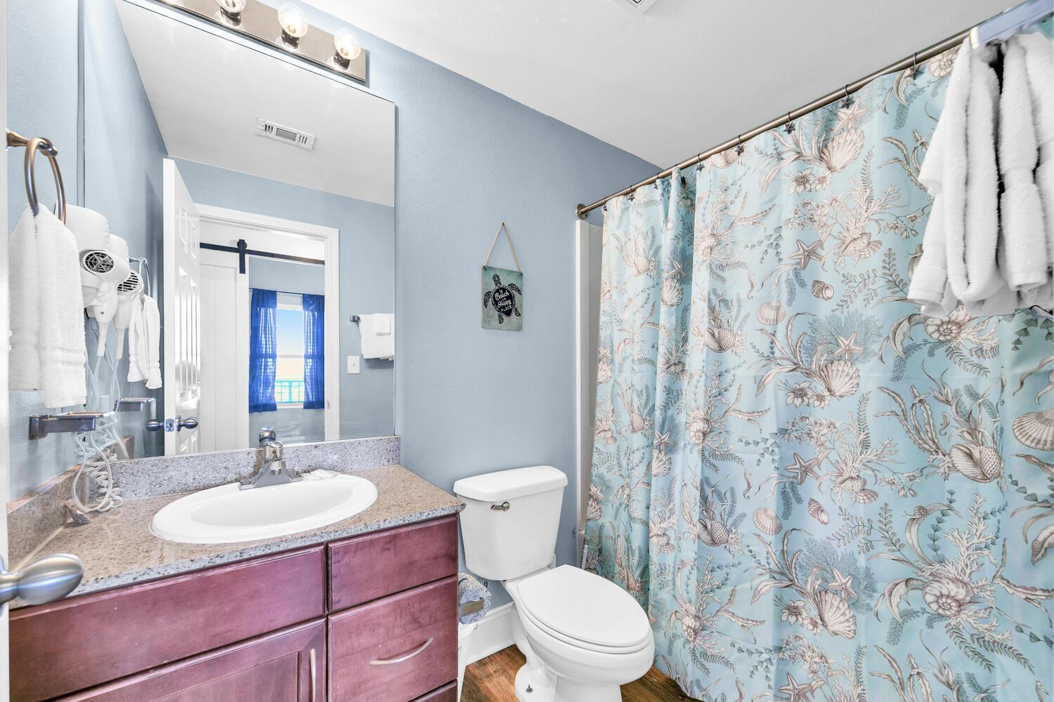 Apartment Laketown Wharf 1608 By Emerald Coast Retreats