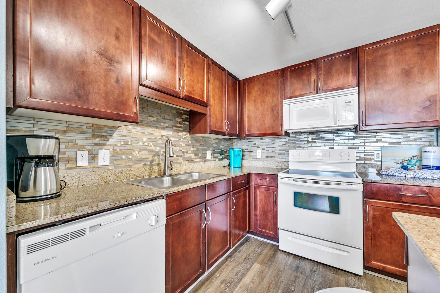 Apartment Laketown Wharf 1608 By Emerald Coast Retreats Panama City Beach