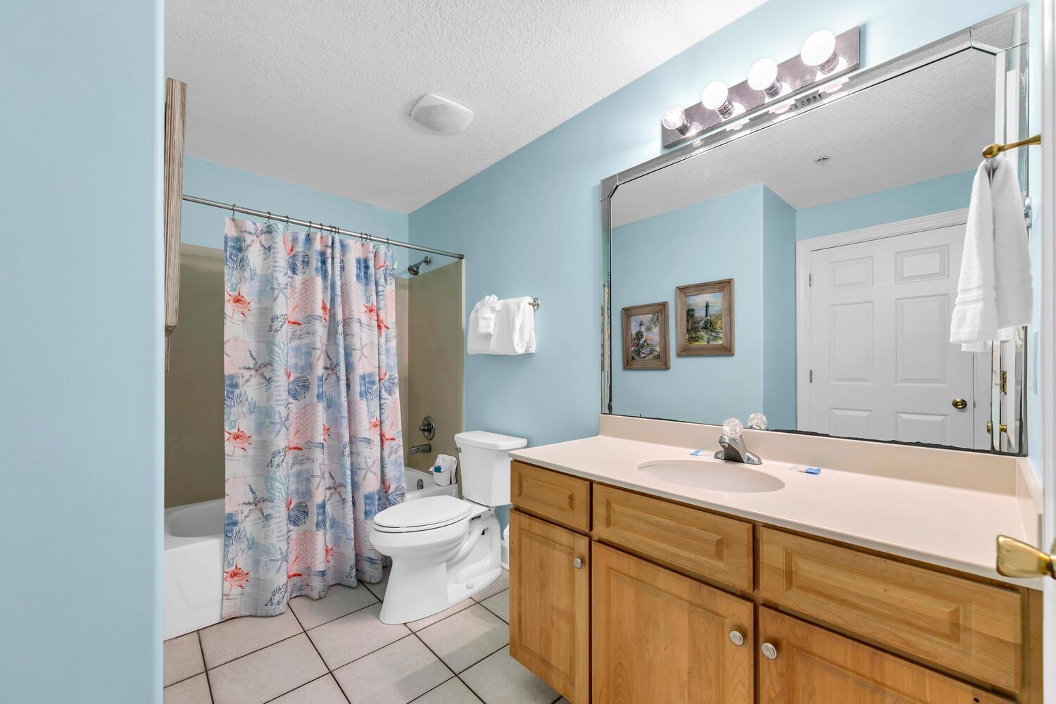 Twin Palms 702 *
