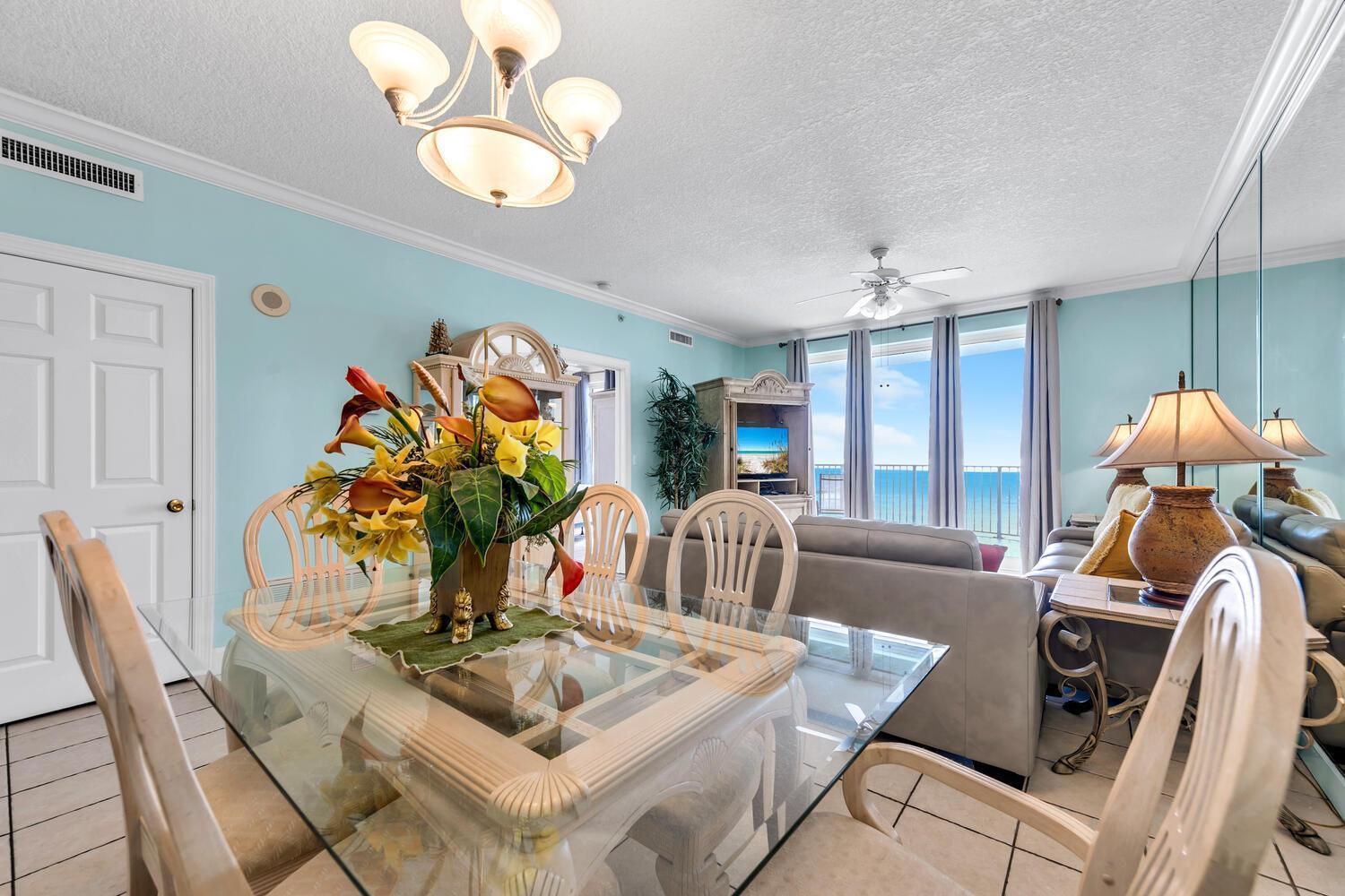 Twin Palms 702 *