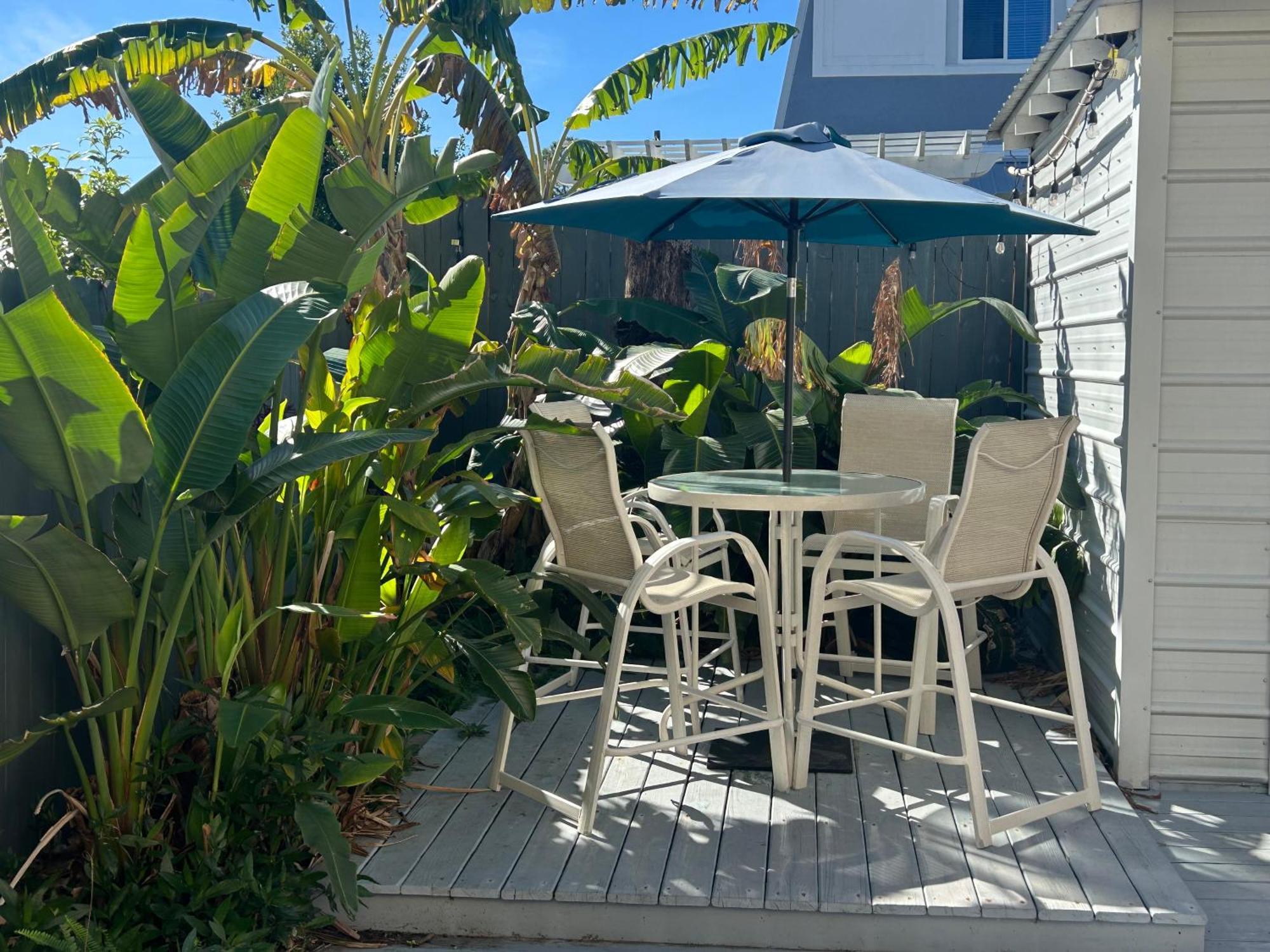 Private Tropical Retreat Vacation With Modern Amenities *