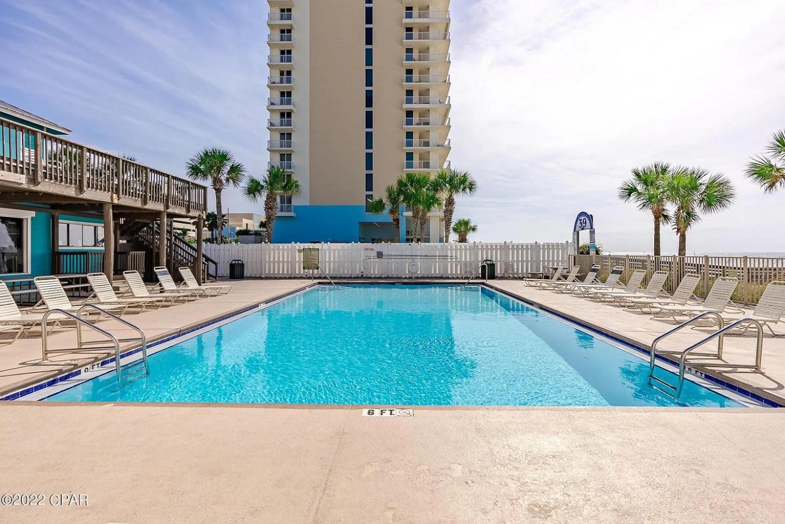 Apartment Sea Horsing Around 2 Bedroom 1.5 Bath Sleeps 8 *