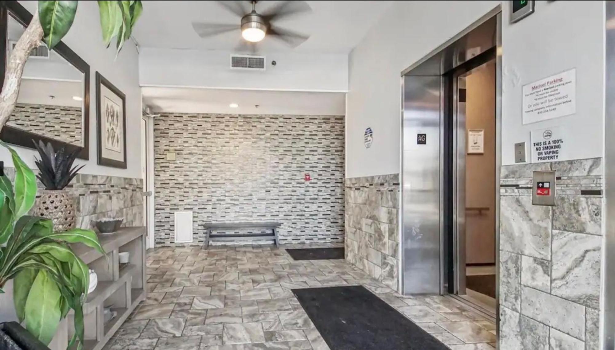 Beachfront 3br Condo! Free Chair Service! By Dolce Getaways Pcb! Apartment *