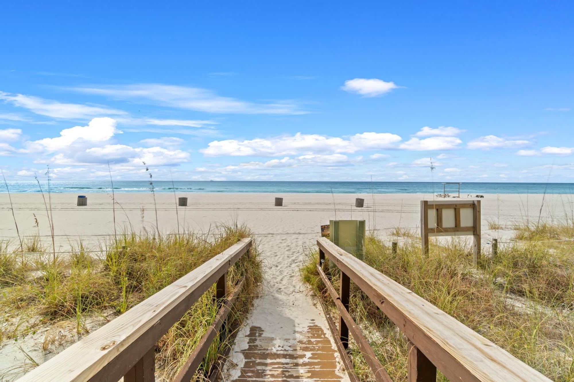 Beachfront 3br Condo! Free Chair Service! By Dolce Getaways Pcb! Apartment *