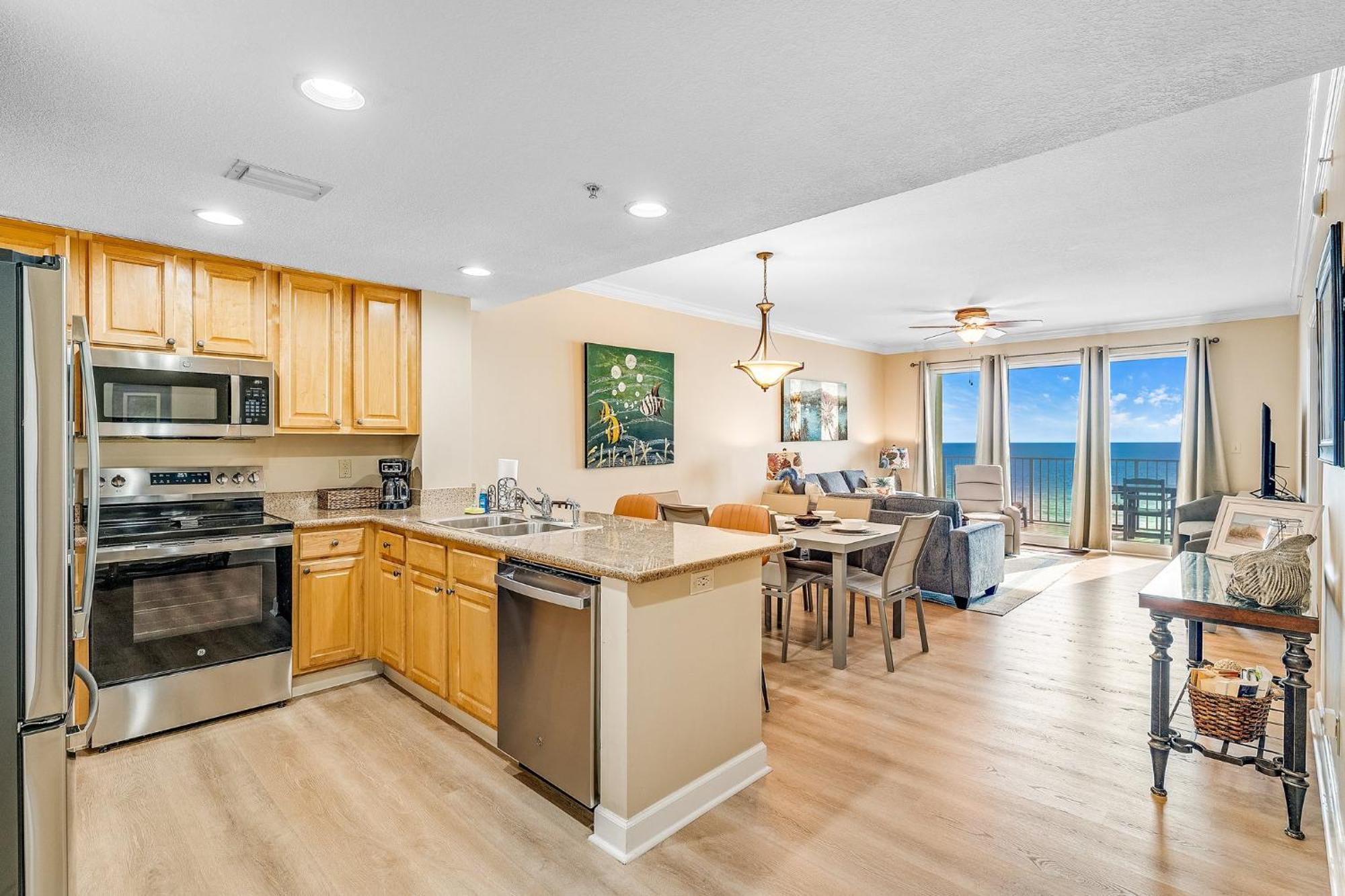Beachfront 3br Condo! Free Chair Service! By Dolce Getaways Pcb! Apartment Panama City Beach