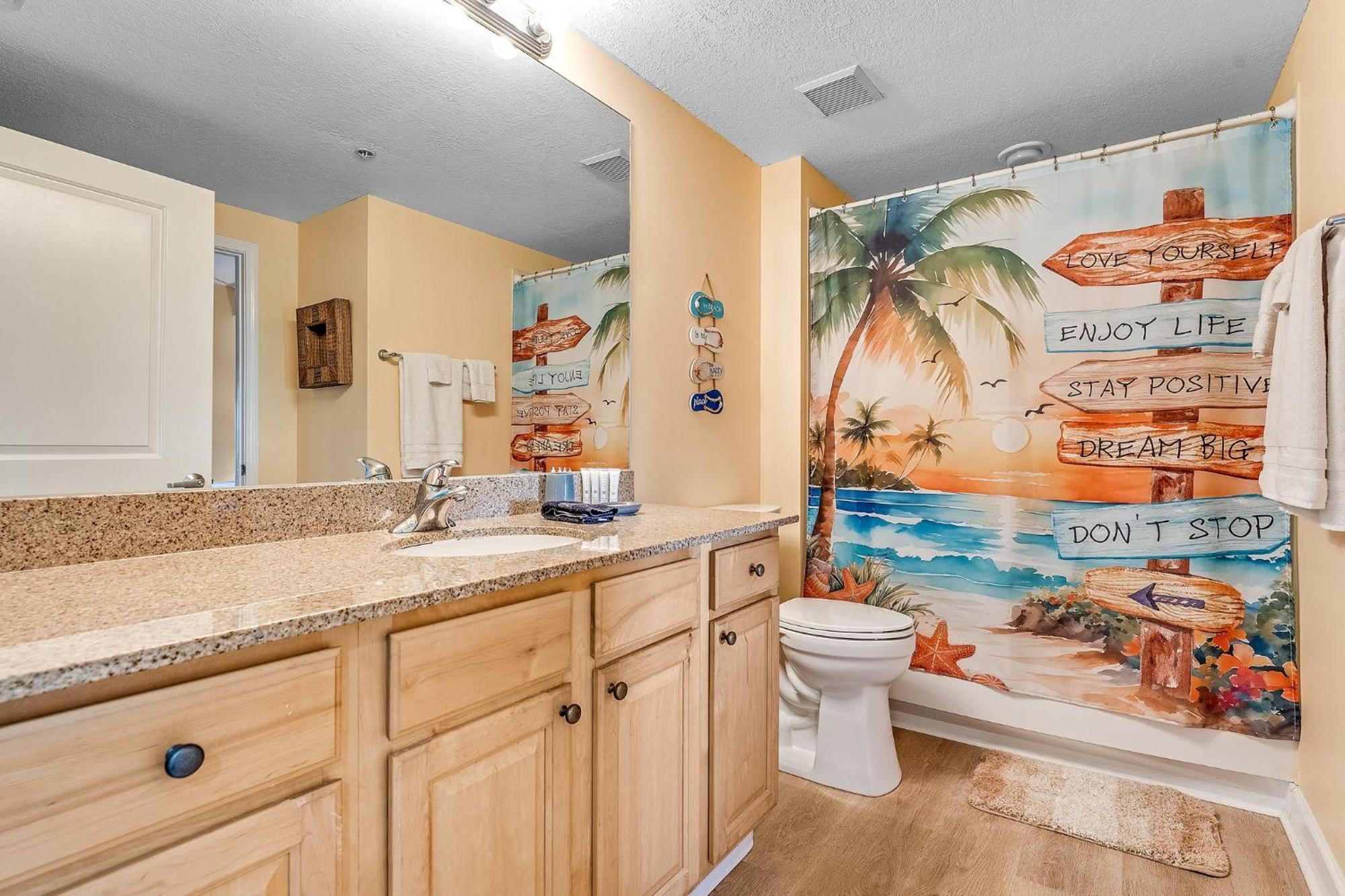Beachfront 3br Condo! Free Chair Service! By Dolce Getaways Pcb! Apartment *