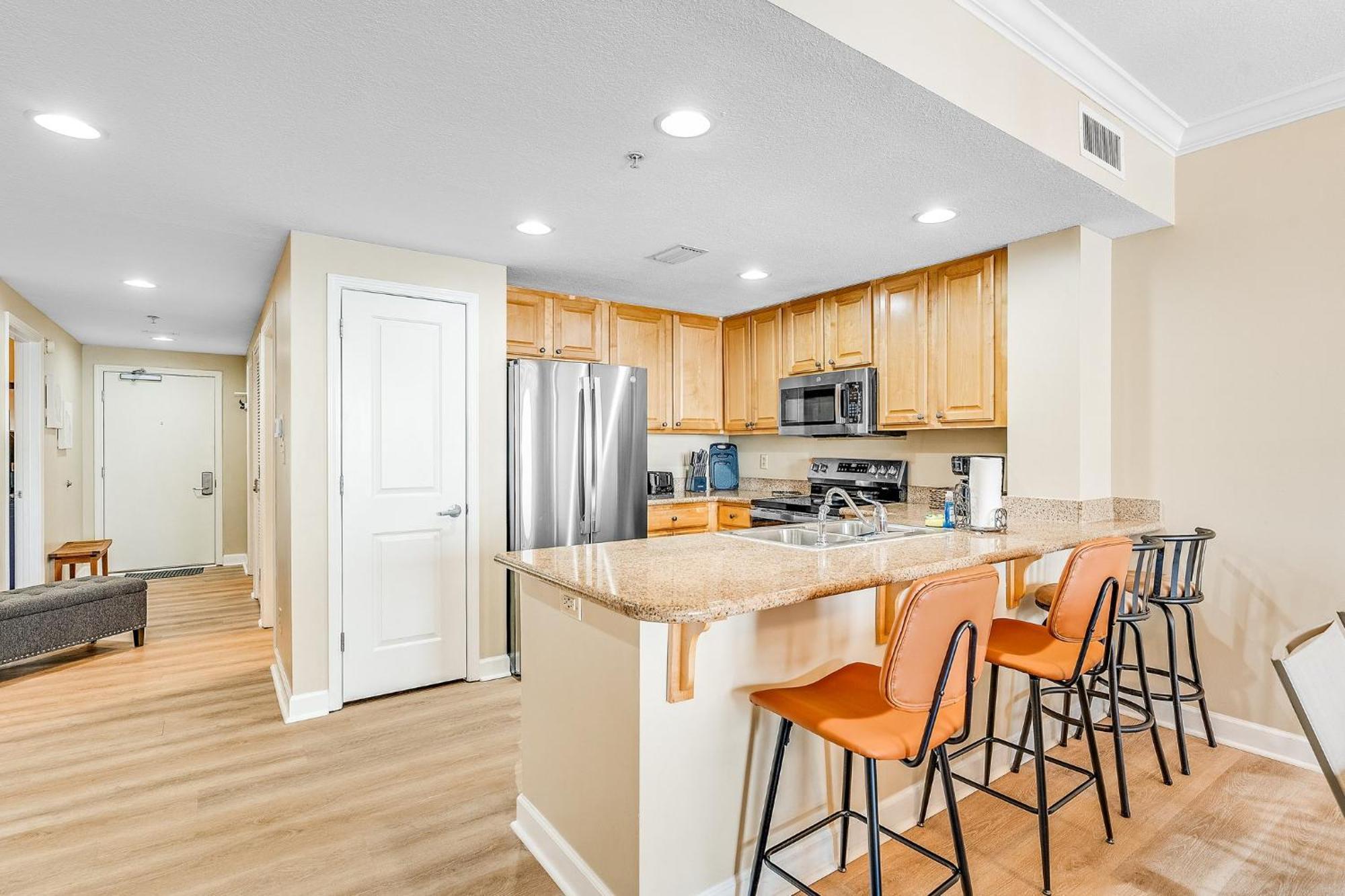 Beachfront 3br Condo! Free Chair Service! By Dolce Getaways Pcb! *
