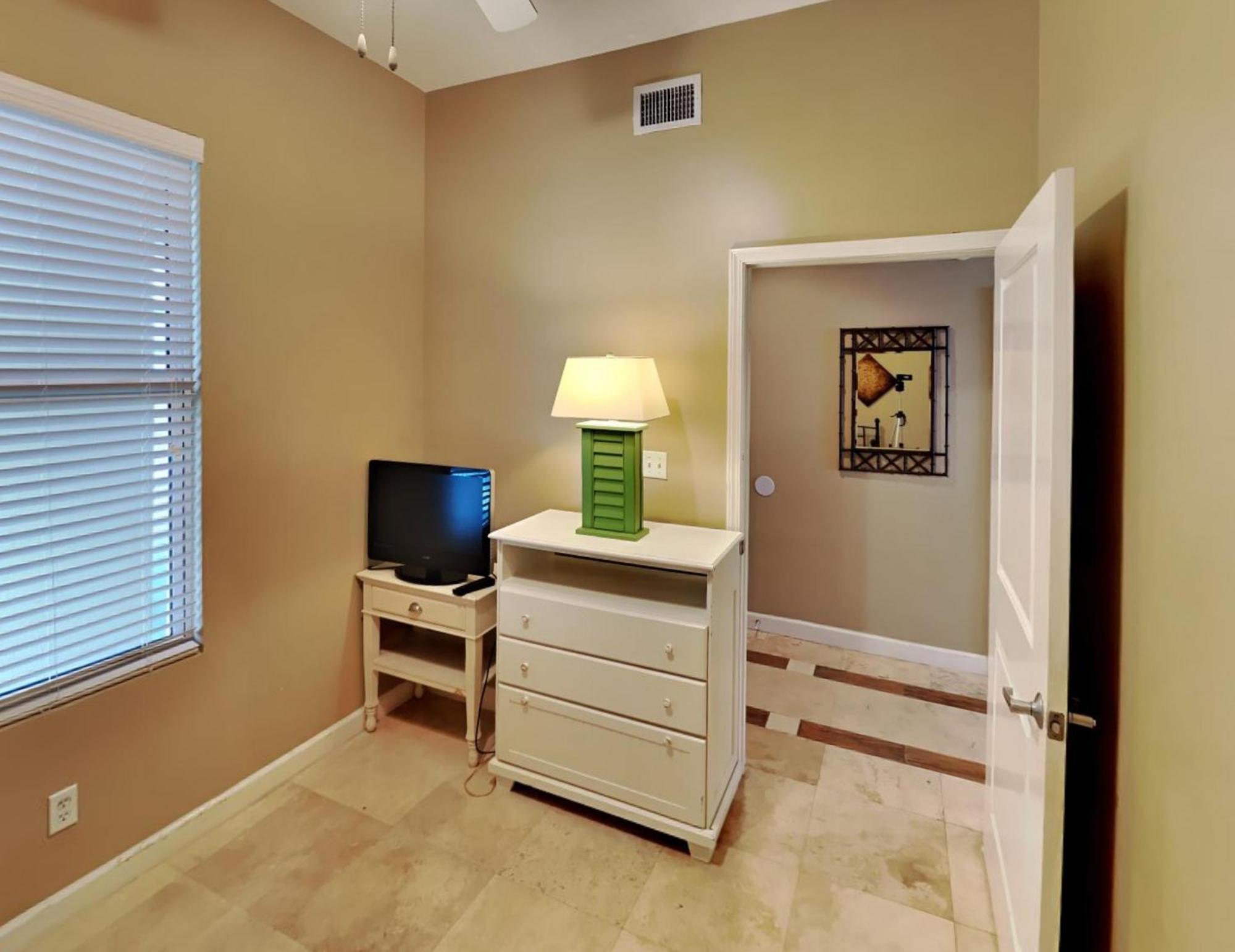 Grandview East 1305 *