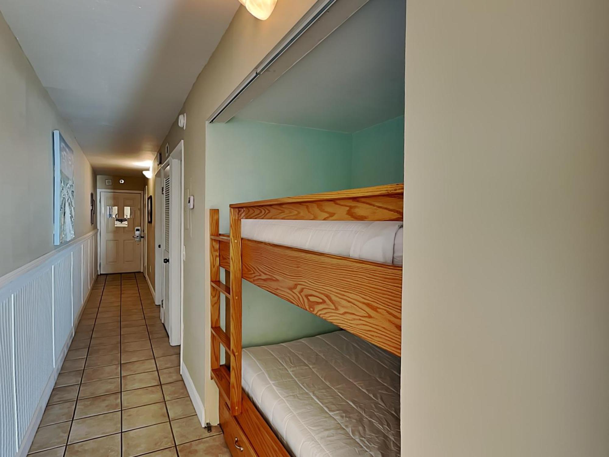 Apartment Summit 429