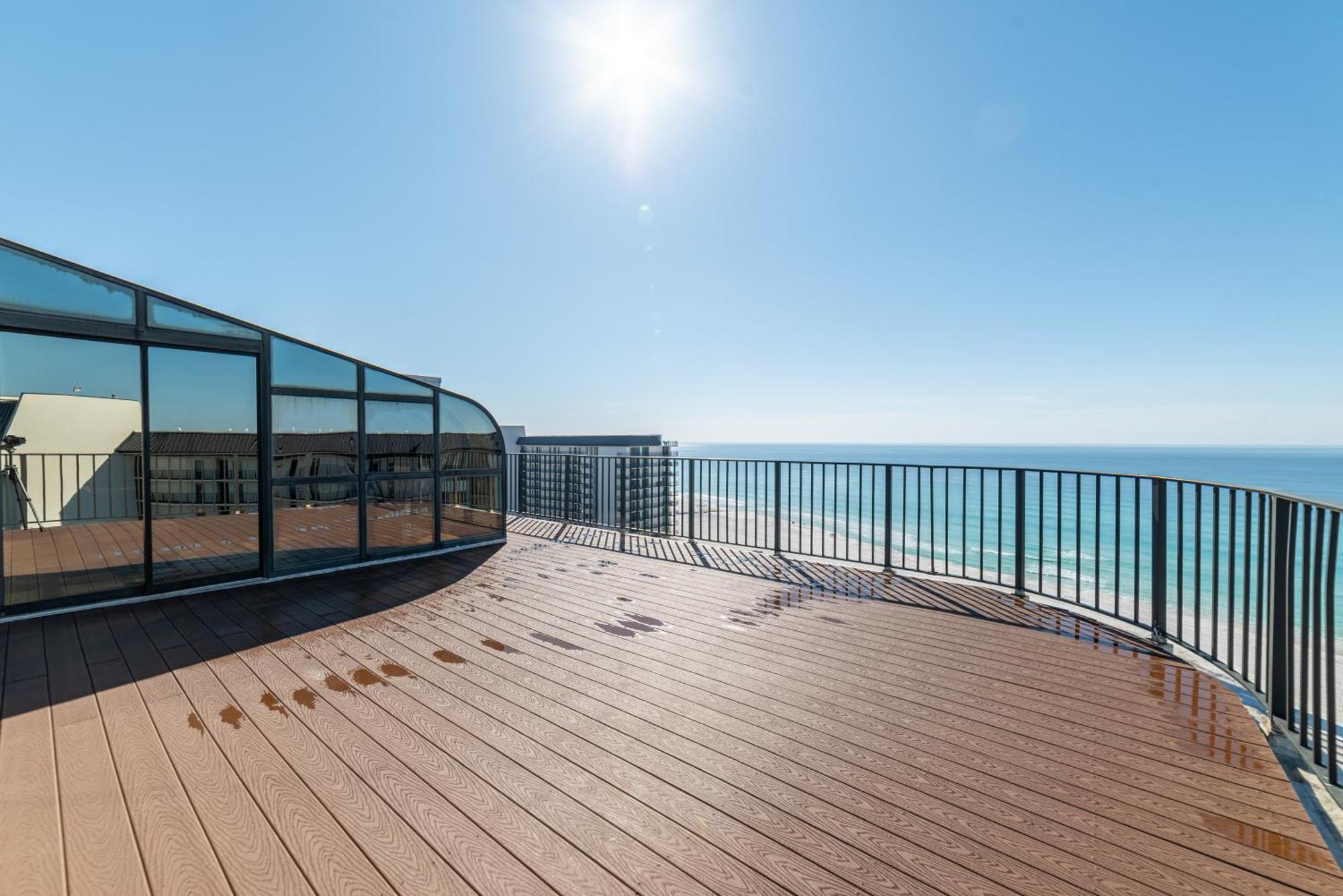 Edgewater 1-1212 'combee's Penthouse Hideaway' * Panama City Beach