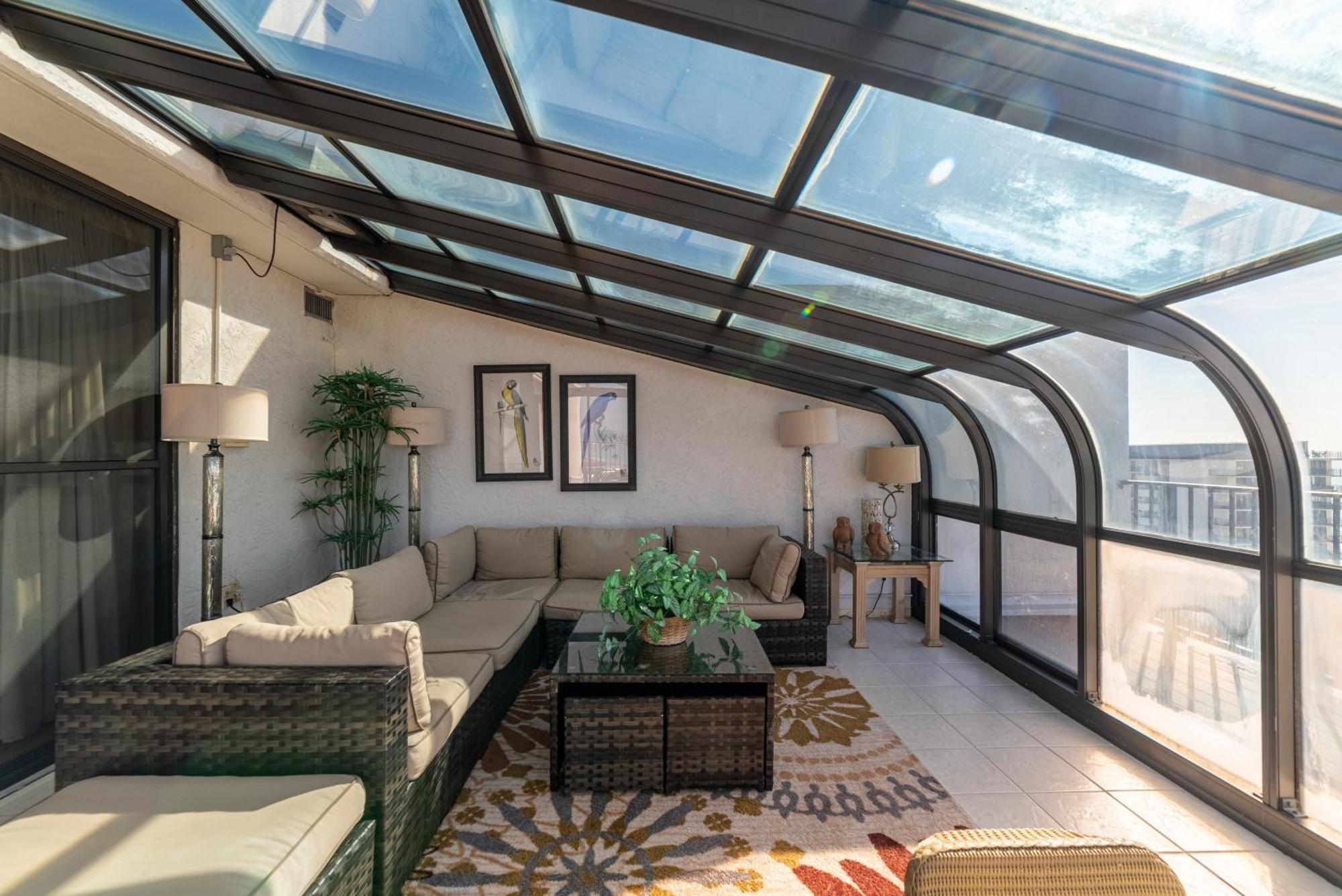 Edgewater 1-1212 'combee's Penthouse Hideaway' Holiday home *