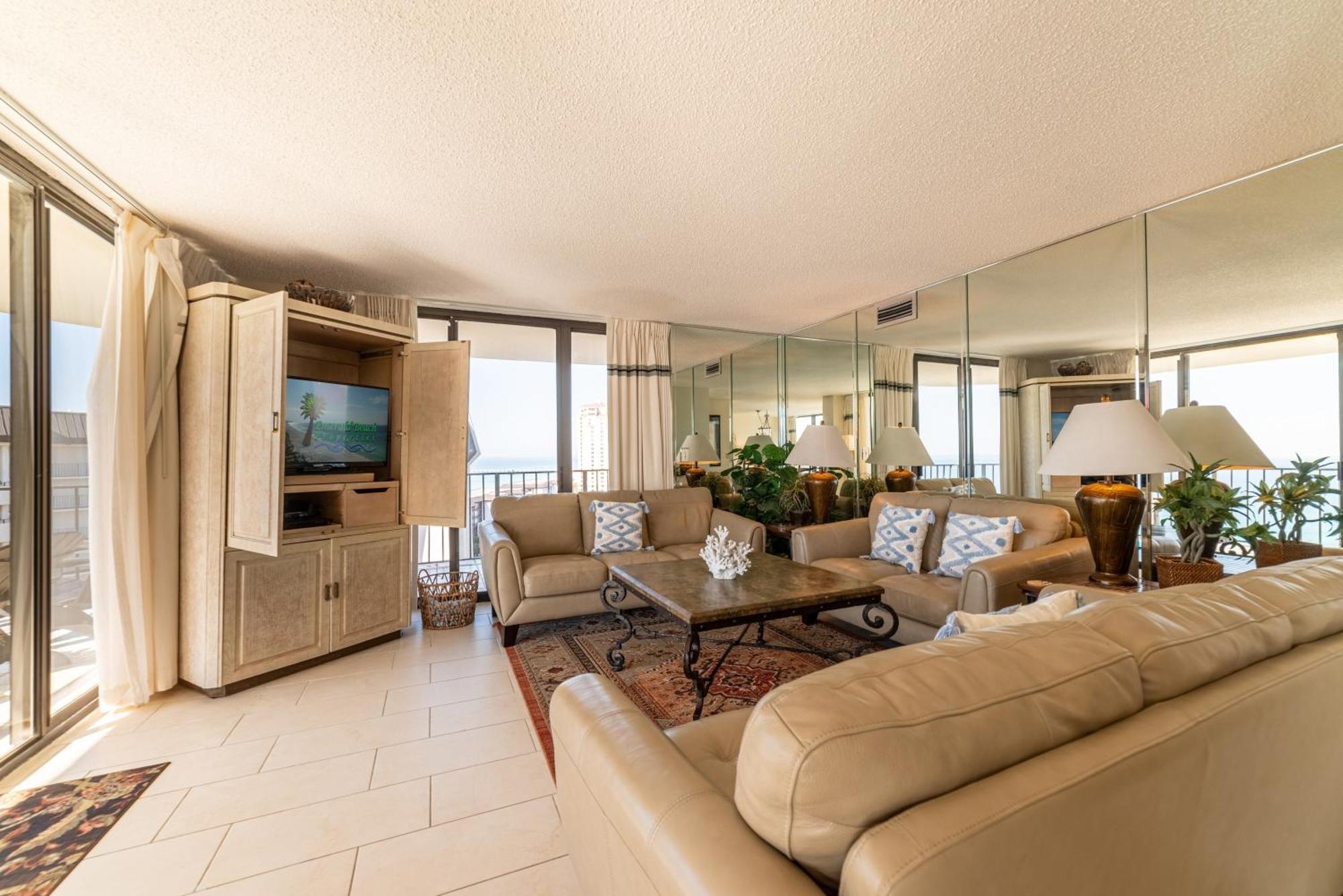 Edgewater 1-1212 'combee's Penthouse Hideaway' Holiday home *