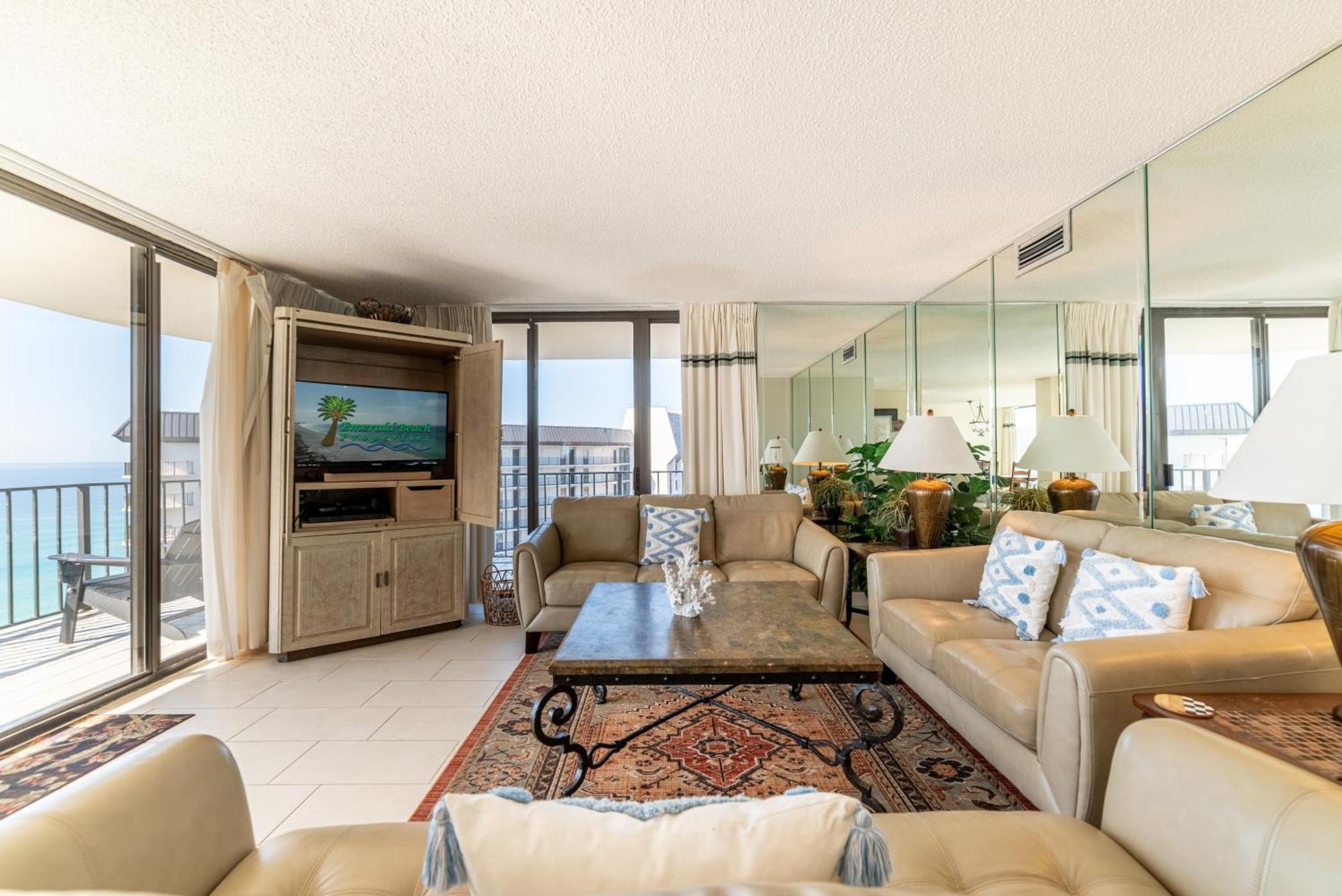 Edgewater 1-1212 'combee's Penthouse Hideaway' *