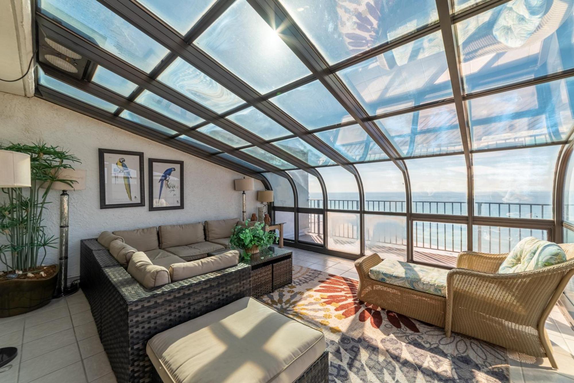 Edgewater 1-1212 'combee's Penthouse Hideaway' * Panama City Beach