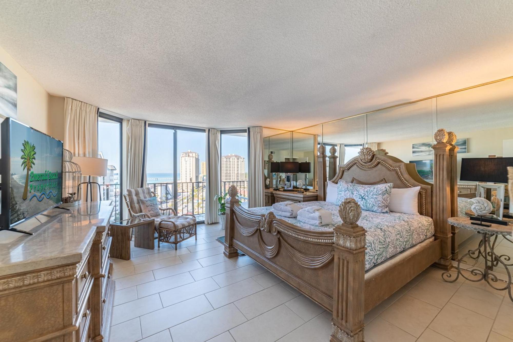 Edgewater 1-1212 'combee's Penthouse Hideaway' Holiday home
